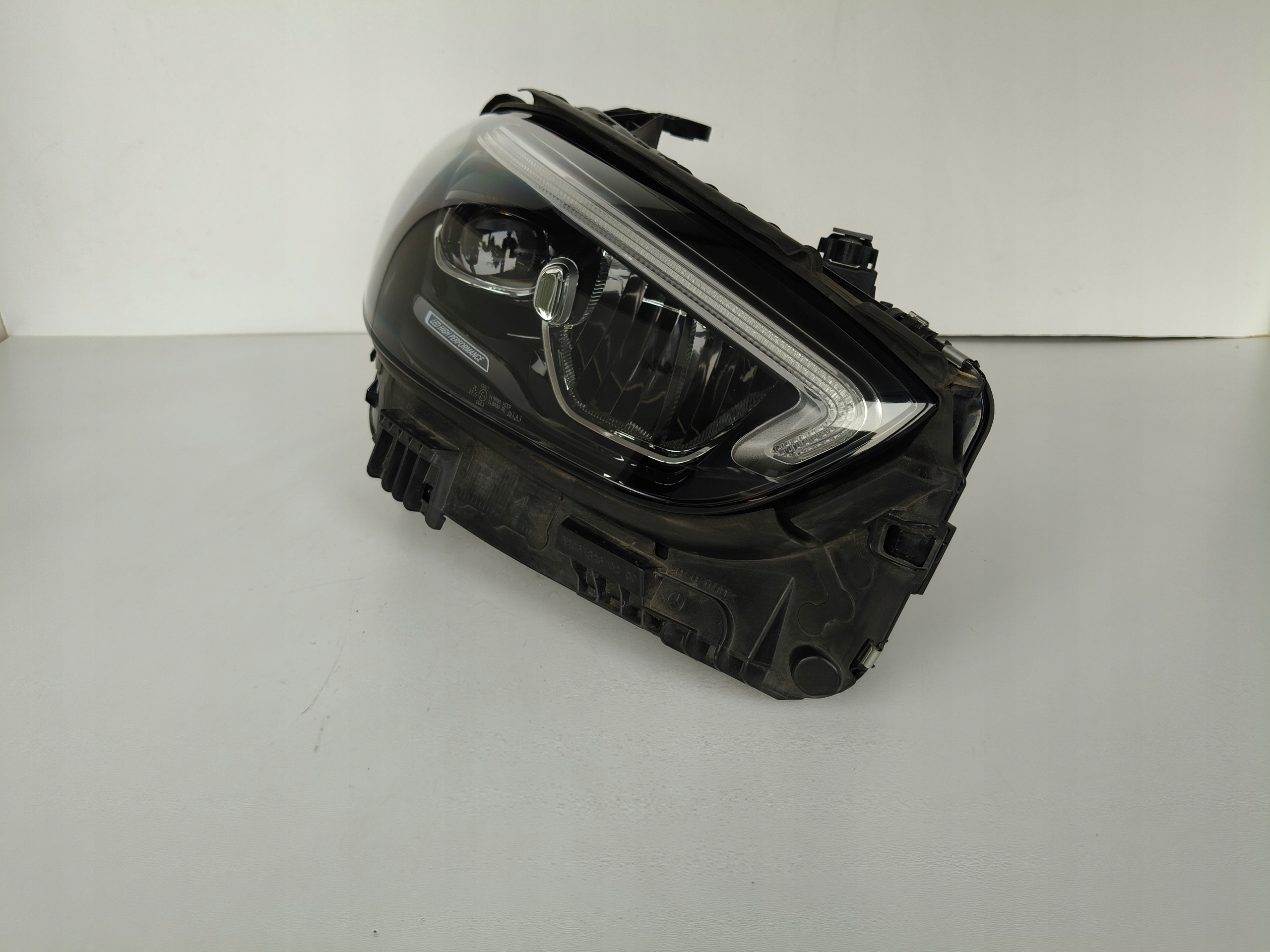 light right REFLEKTOR MERCEDES C-KLASA W206 21- FULL LED HIGH PERFORMANCE