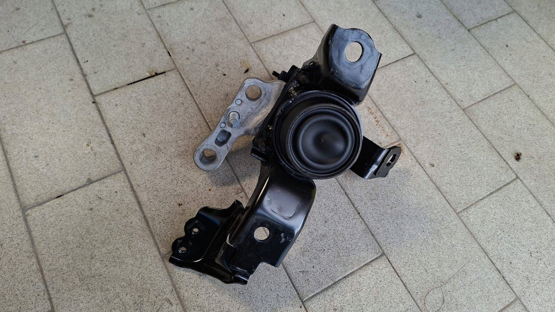 holder gearbox mount Mazda 2 hybrid 2024r