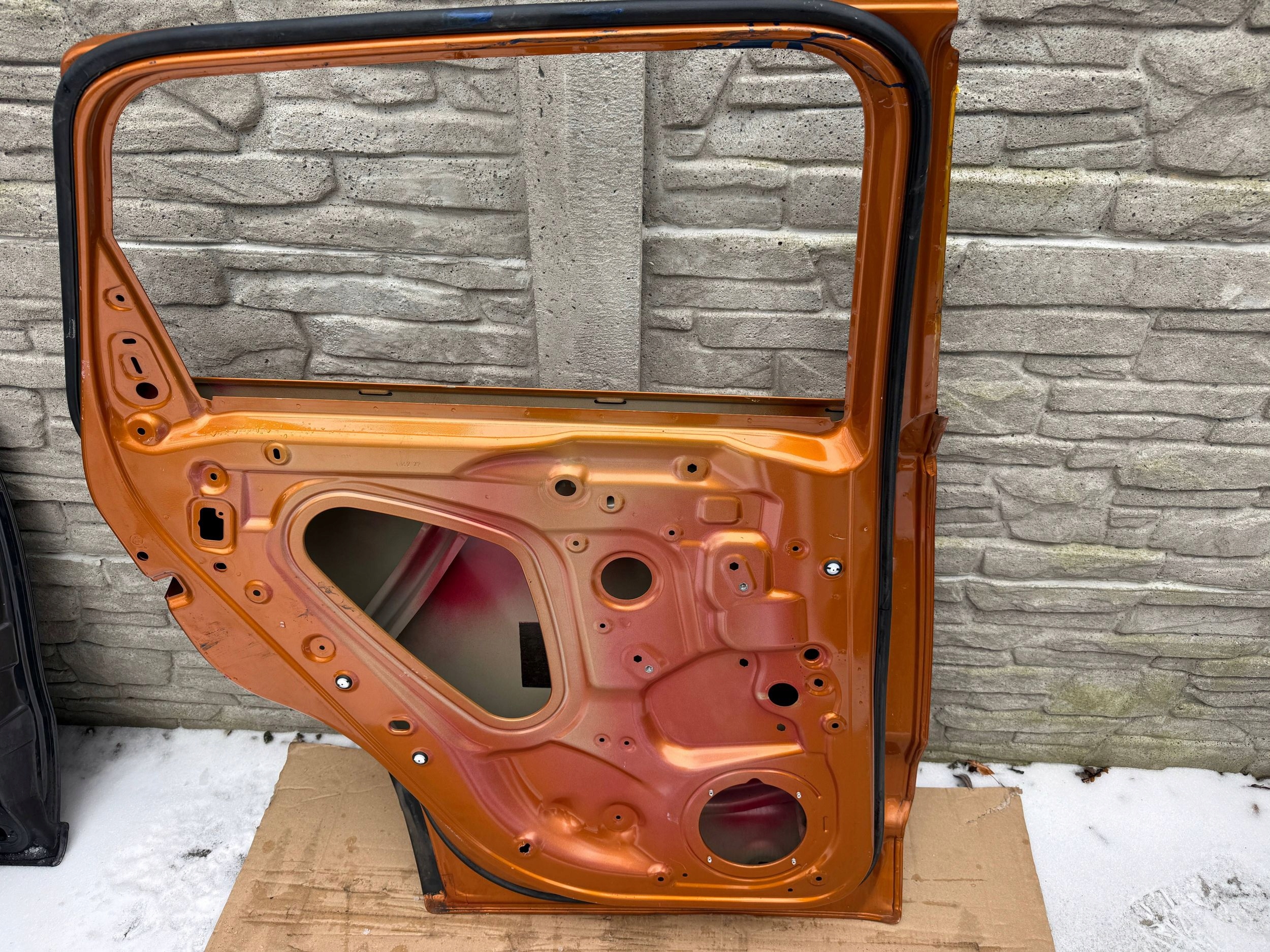 Seat Ateca 575 door rear. left rear part left