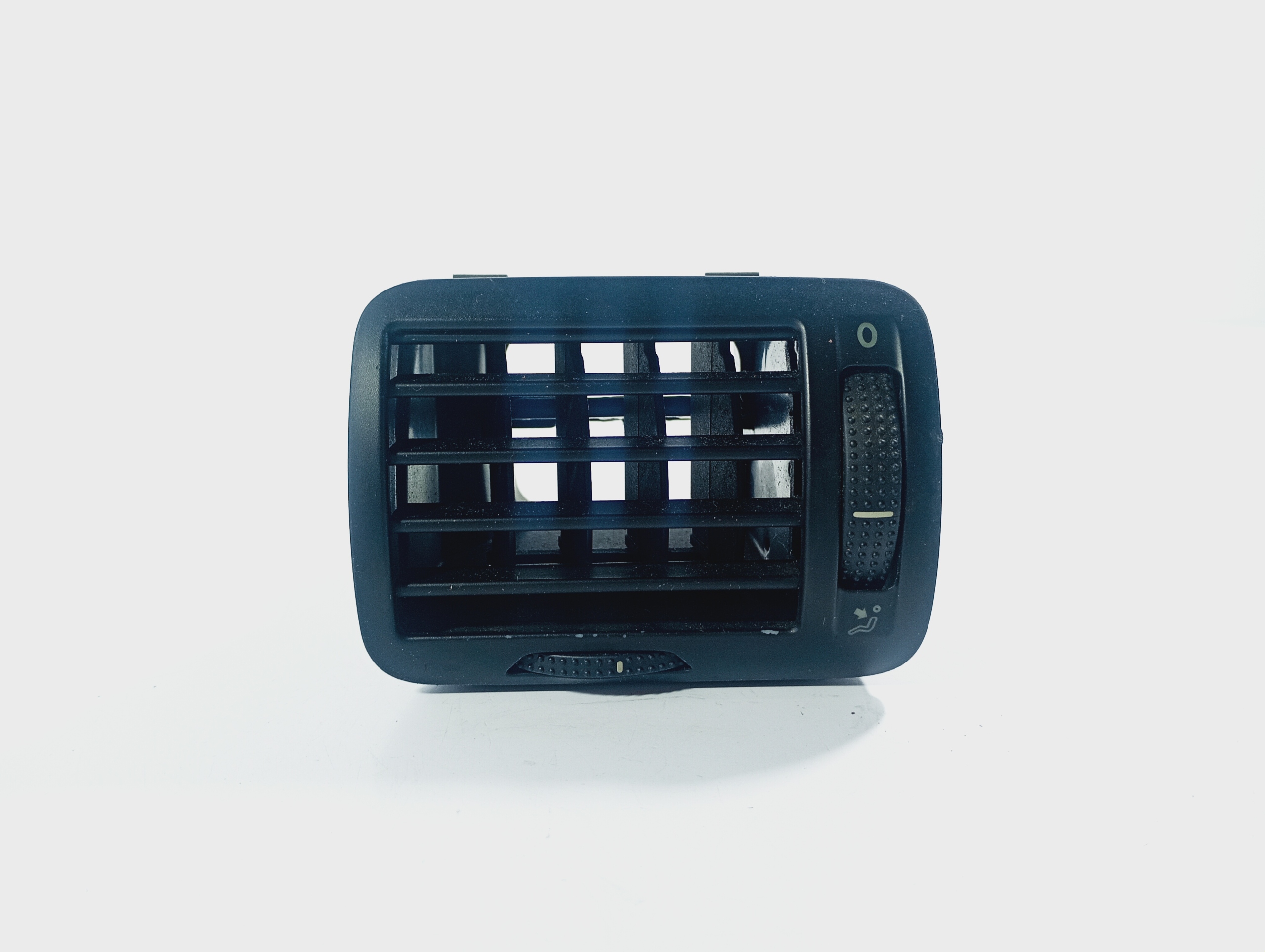 grid air conditioning devices air left driver´s OE 3B0819703 VW PASSAT B5 96-00