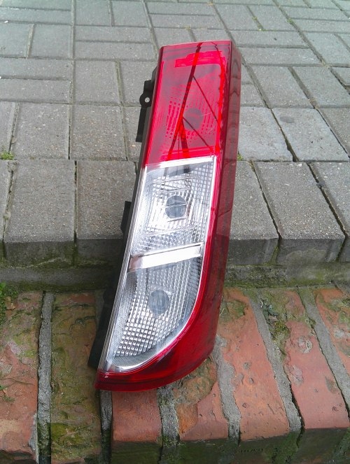 DACIA DOKKER 12- PRAWA TYLNA LAMPA ORYGINAŁ 265509604R