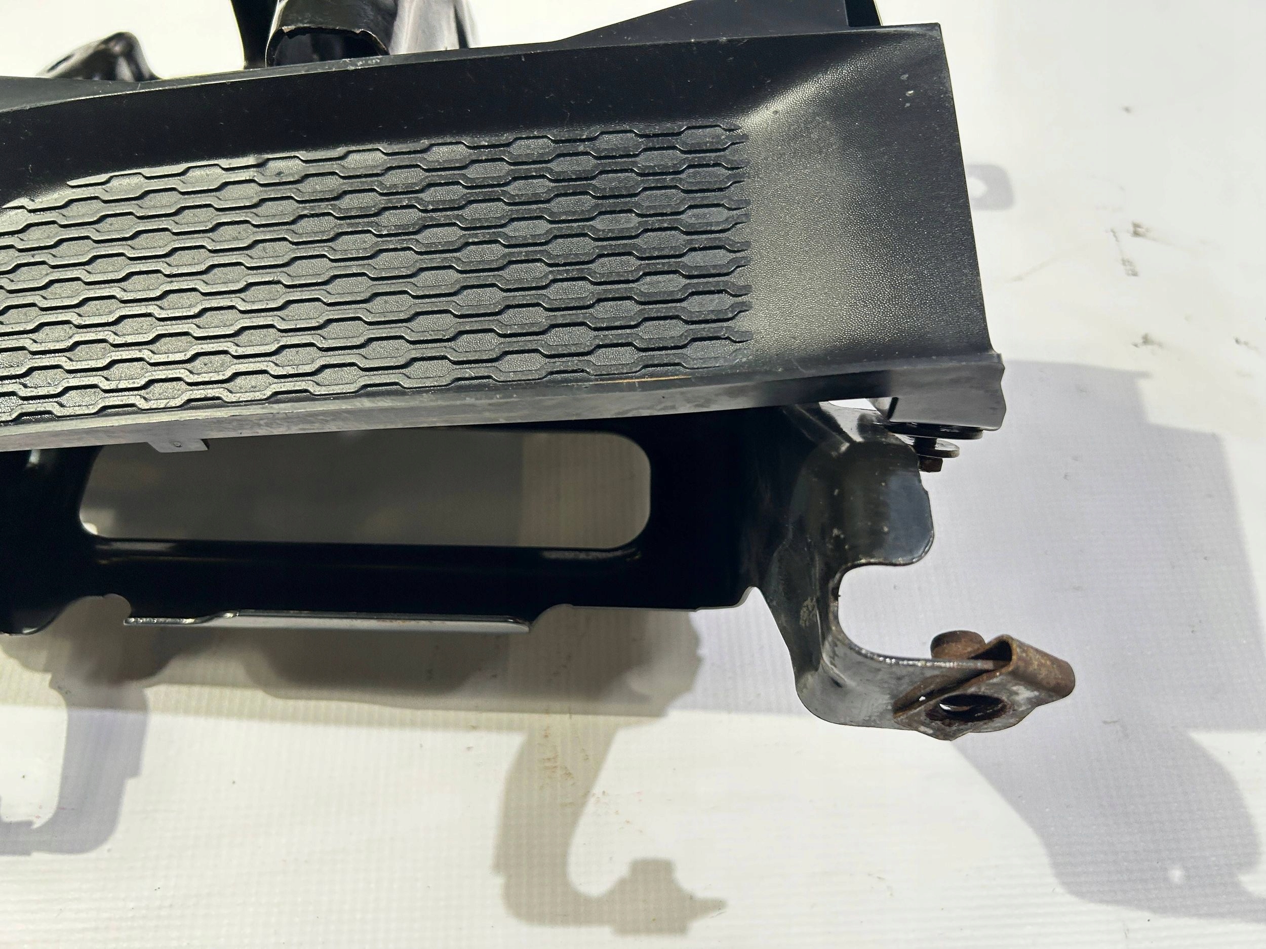 bumper bracket console holder front of the front P Dodge RAM 1500 2013