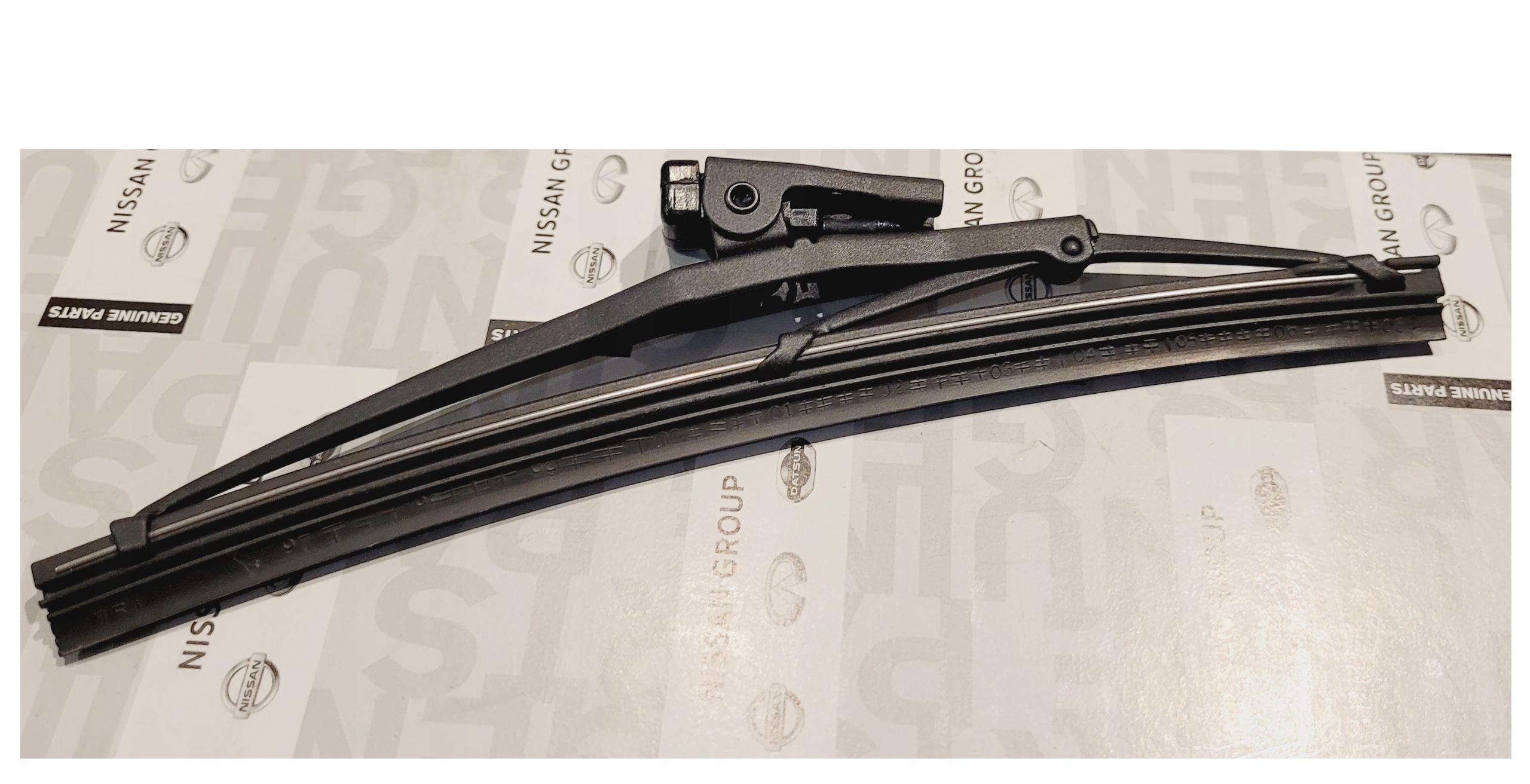 05j05 - Щетка стеклоочистителя передней фары Patrol Y60