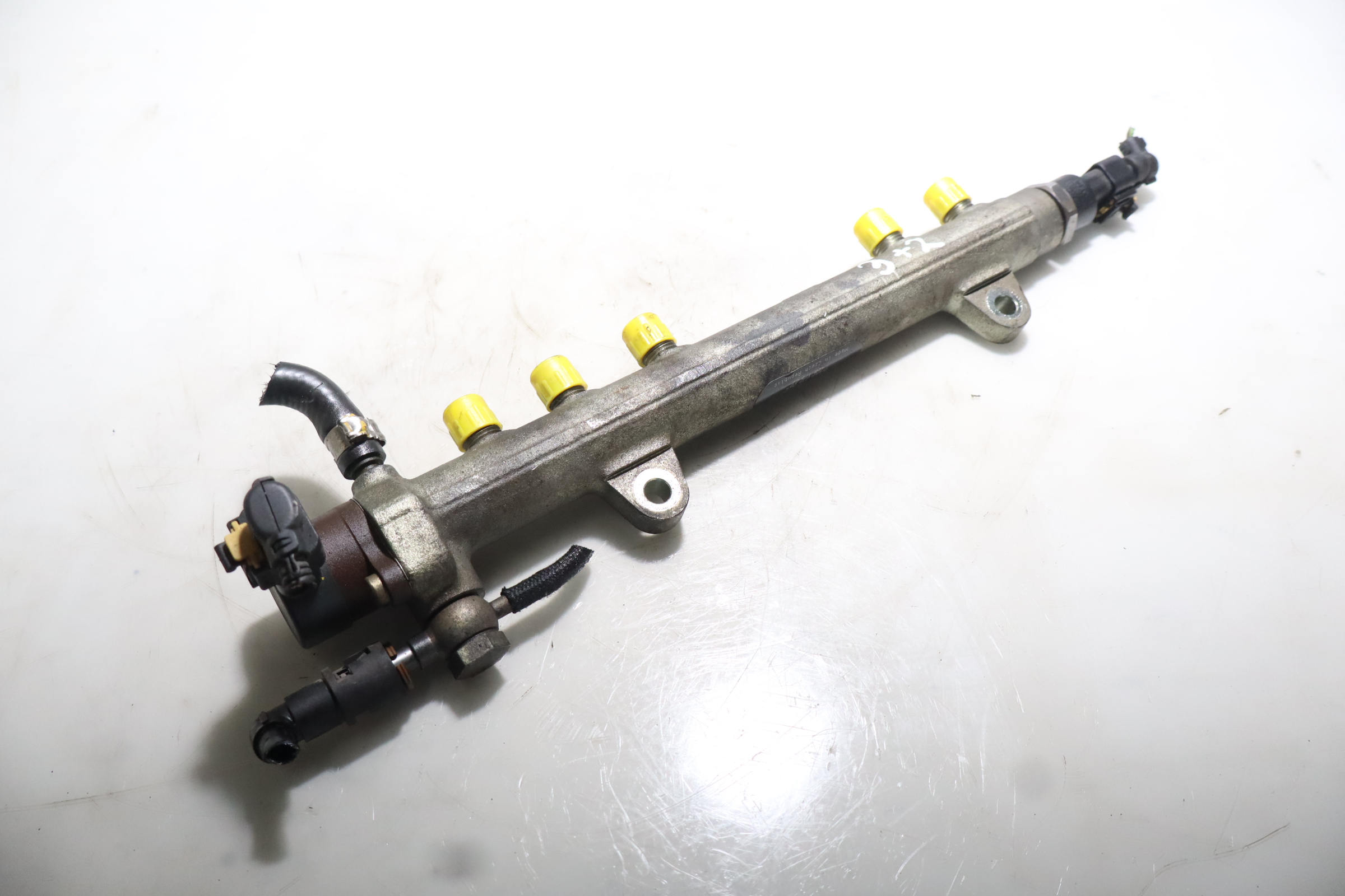 LISTWA WTRYSKOWA OPEL CORSA C 1.3CDTI Stan opakowania zastępcze