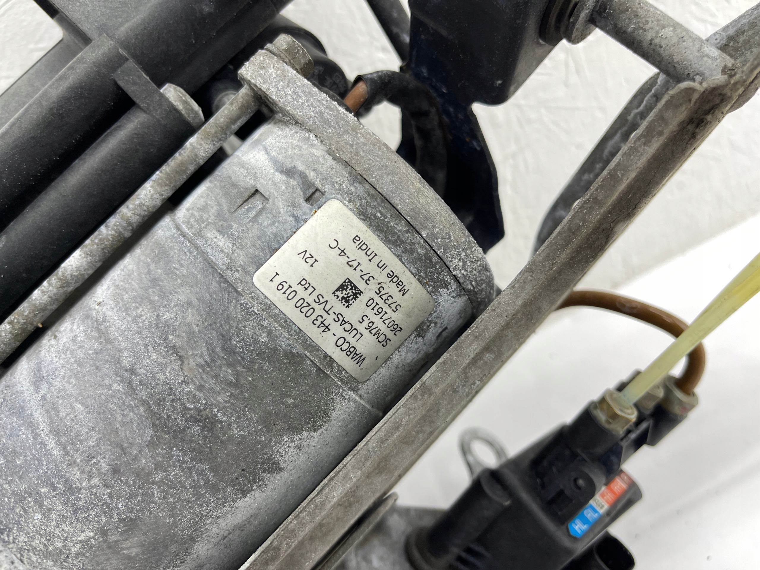 MERCEDES W213 W238 AIRMATIC compressor; springing A099320004 KPL