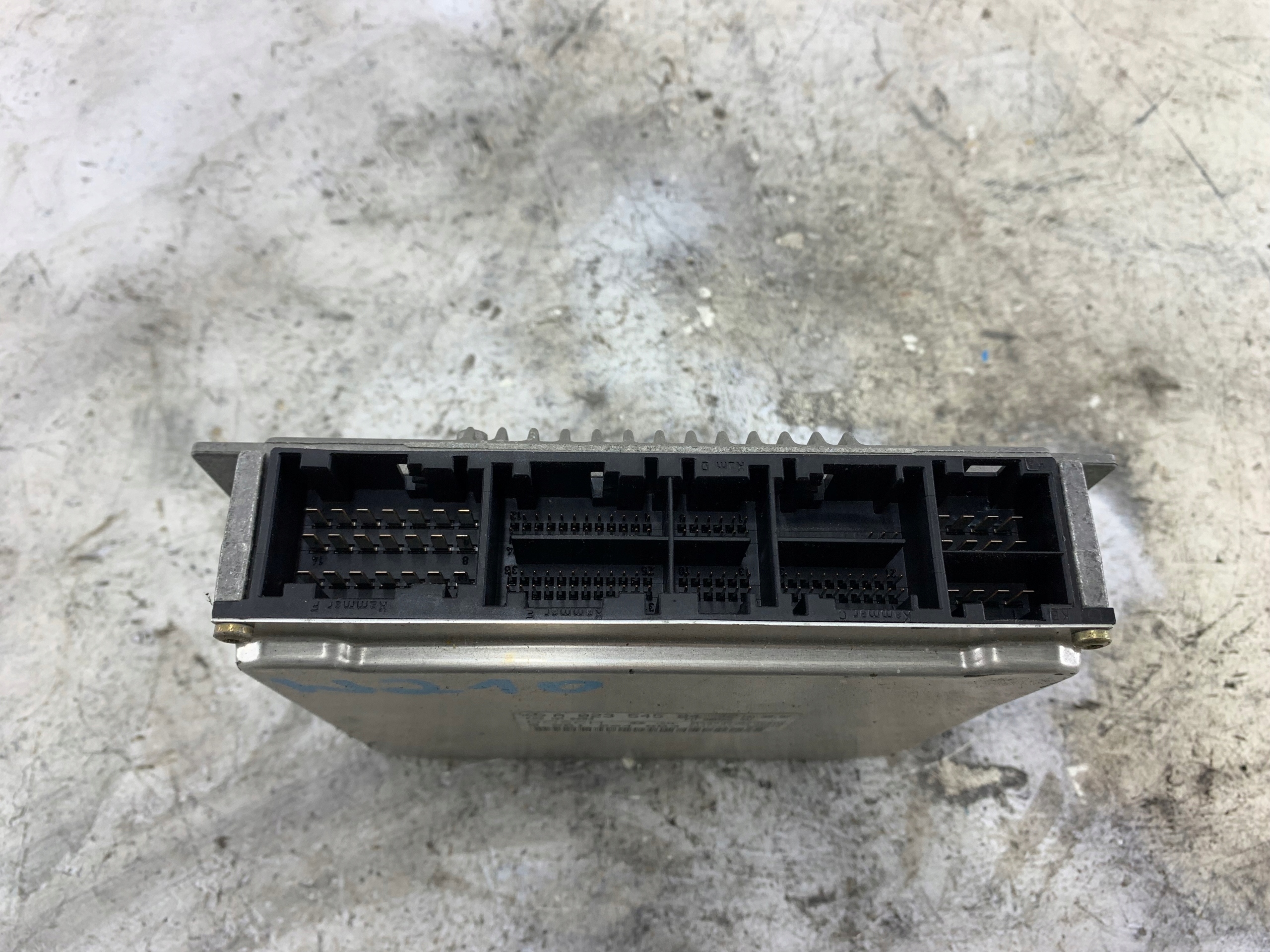 MERCEDES W210 2.0 unité de commande électronique uce moteur A0235458432