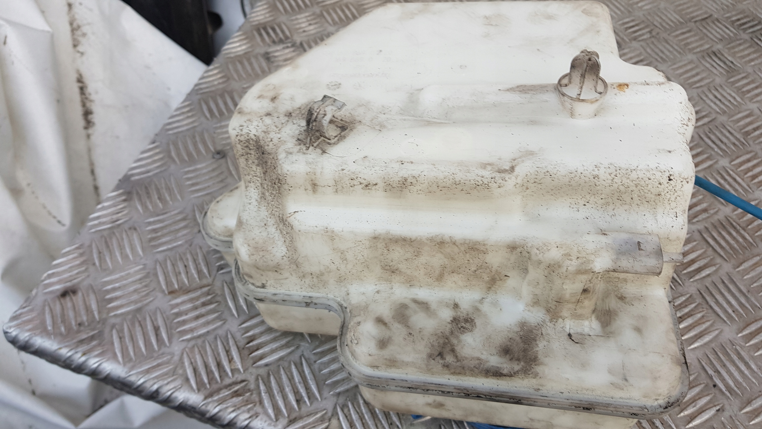 MERCEDES W245 Behälter Behälter Spritzdüse 1698690220