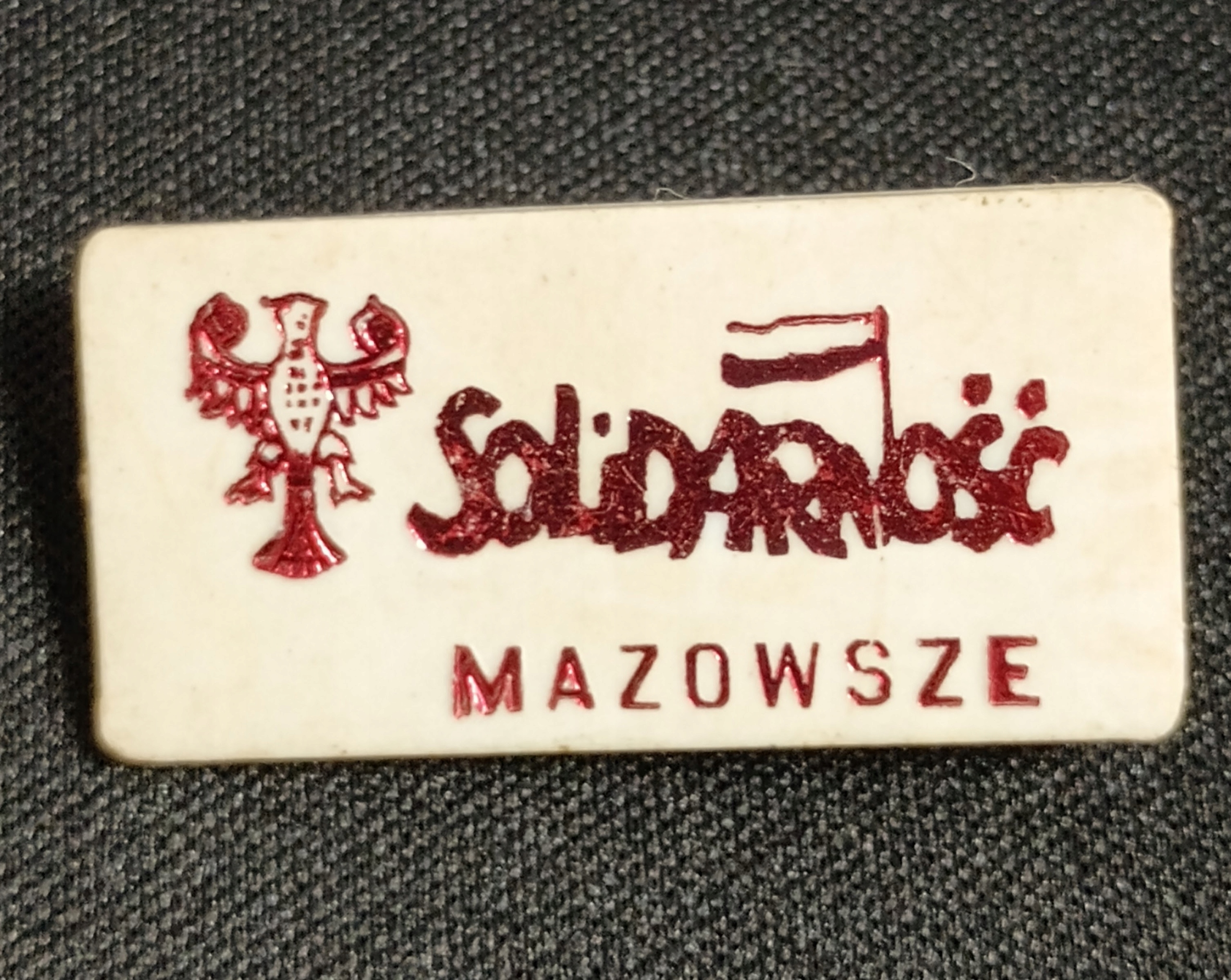Solidarność mała przypinka
