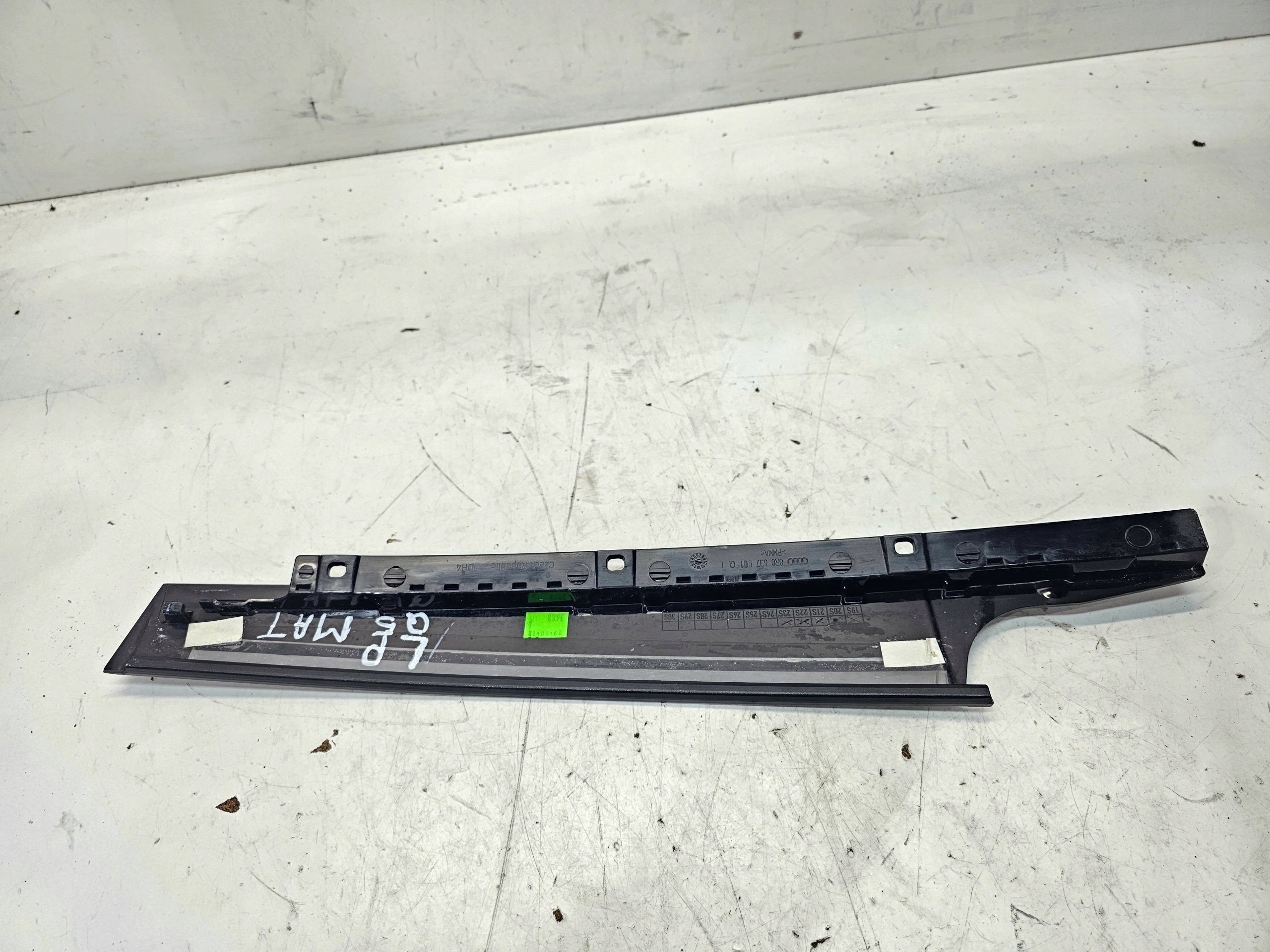cap cover door left front AUDI Q5 8R 8R0837901Q black MAT