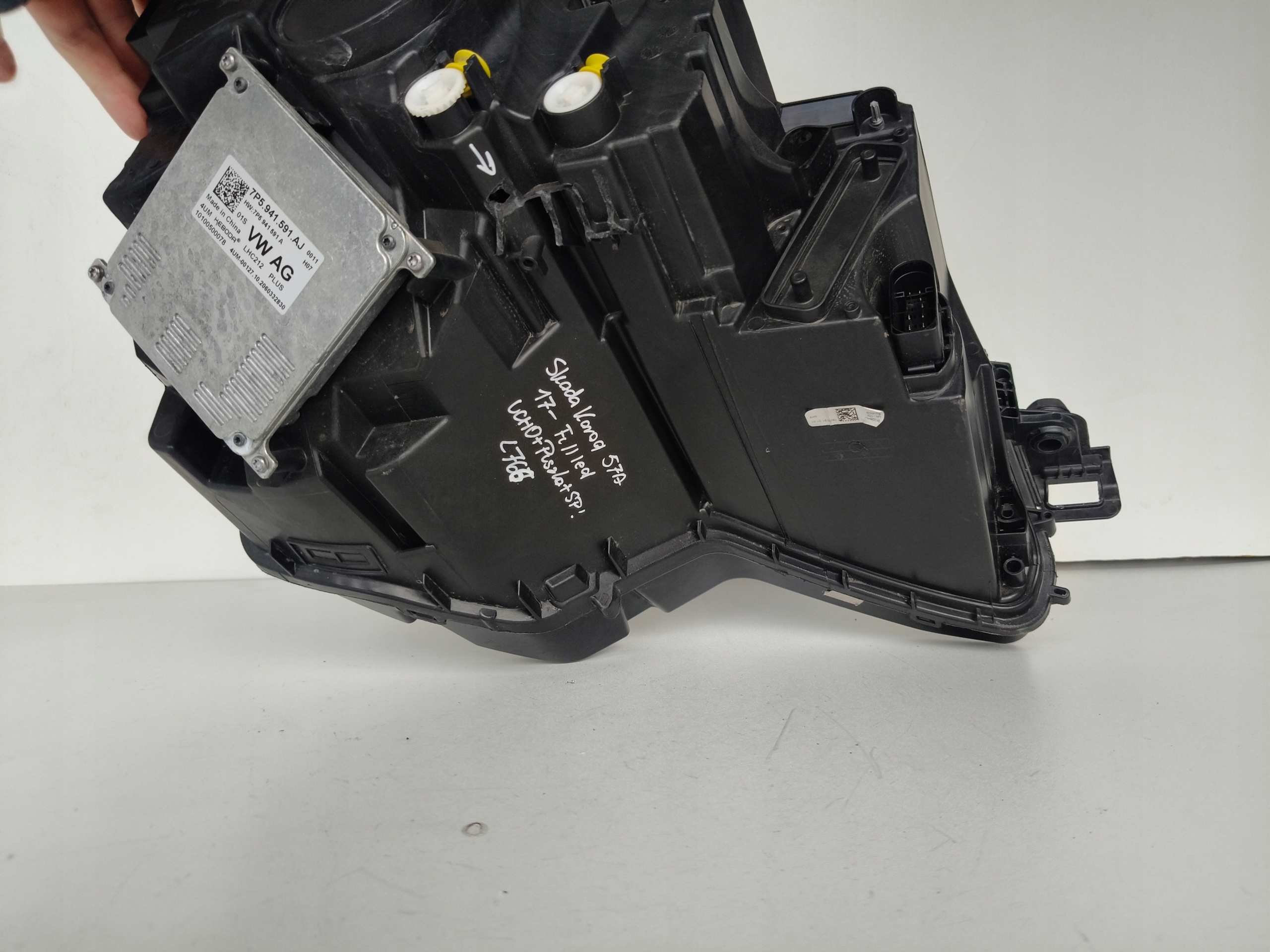 light left REFLEKTOR SKODA KAROQ 57A 17- FULL LED