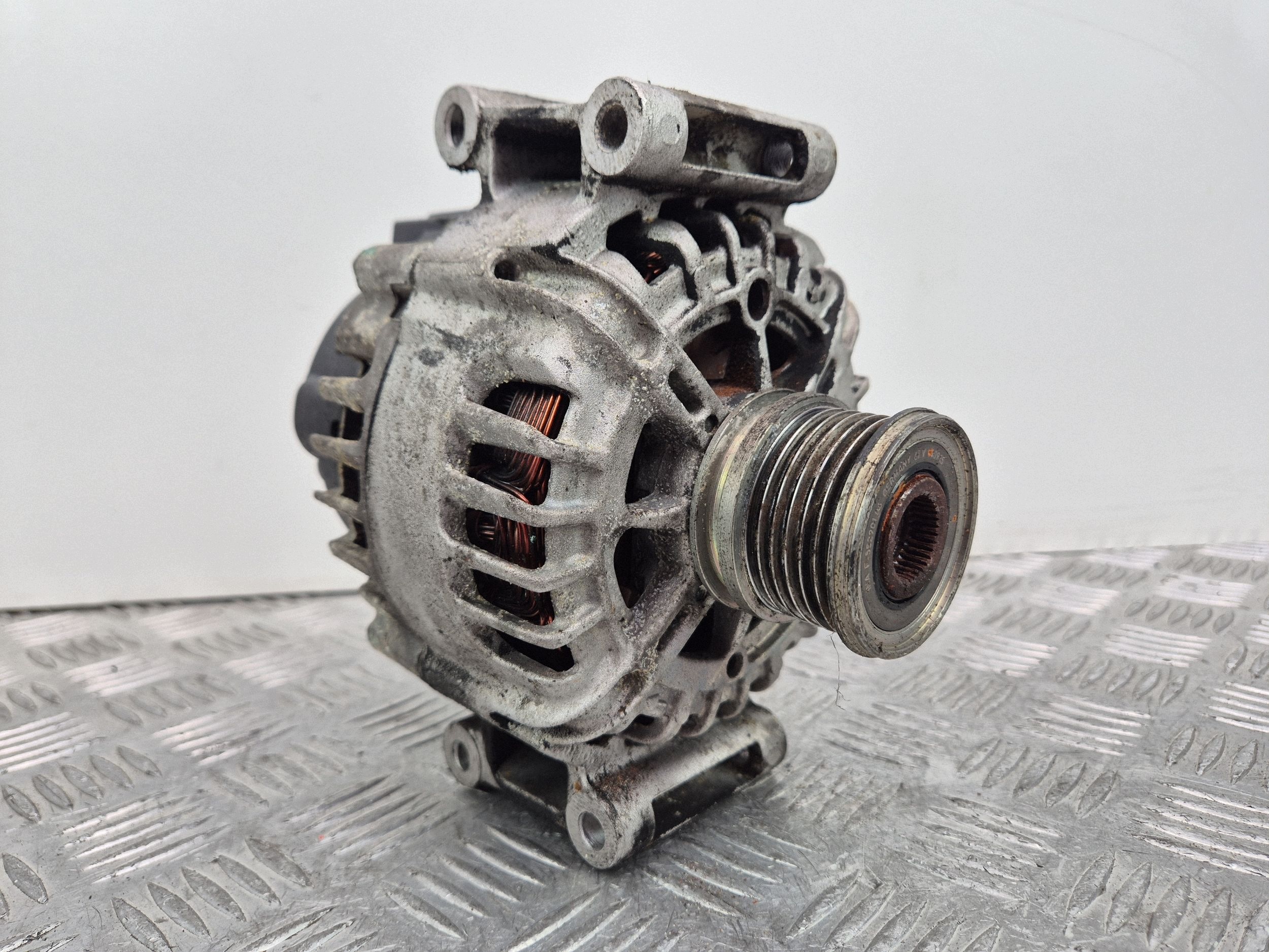 Mercedes E250 CGI W212 Alternator A0009067902 M271.860