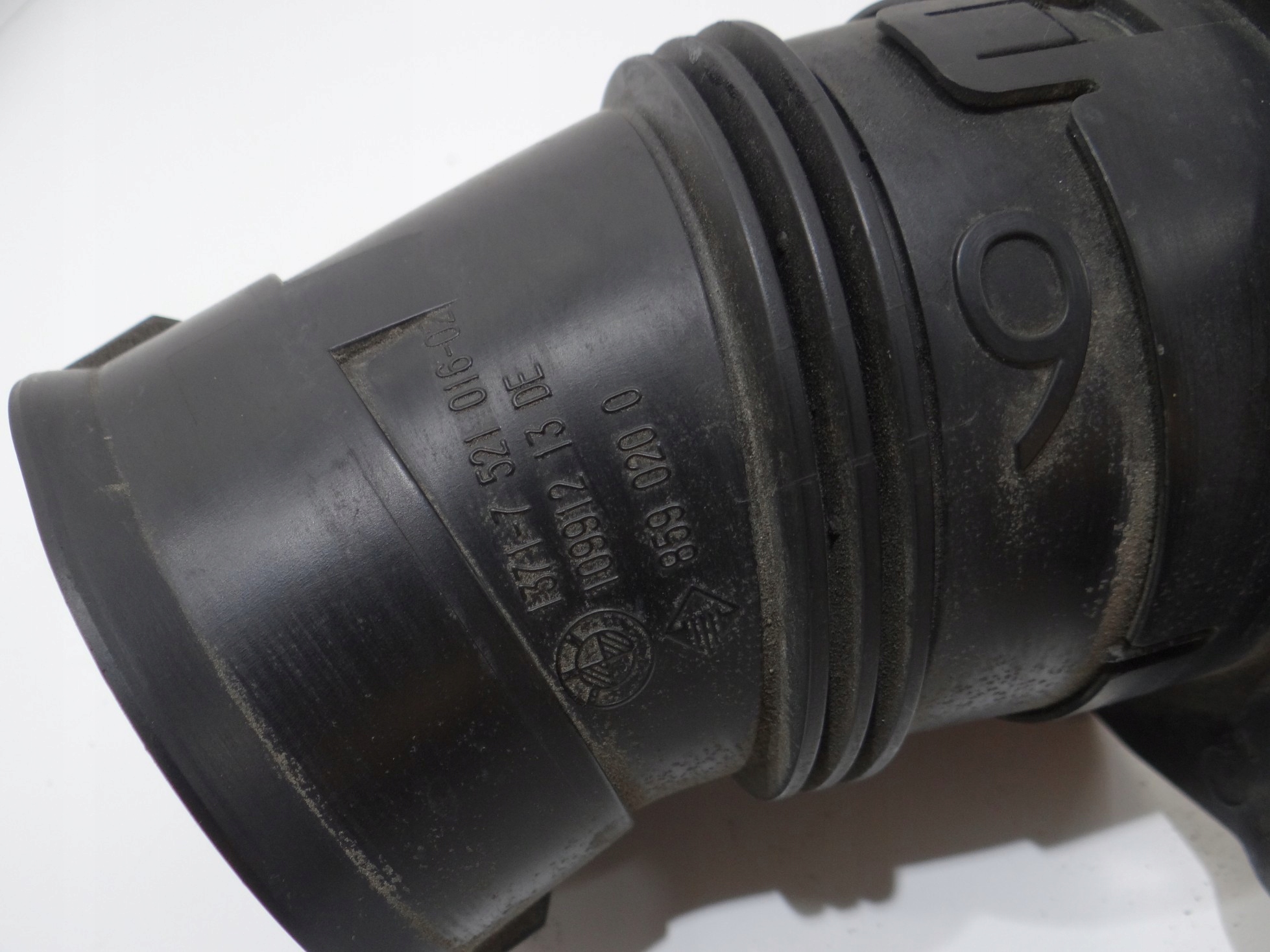 drain intake air hose BMW E60 E61 M54 7521016