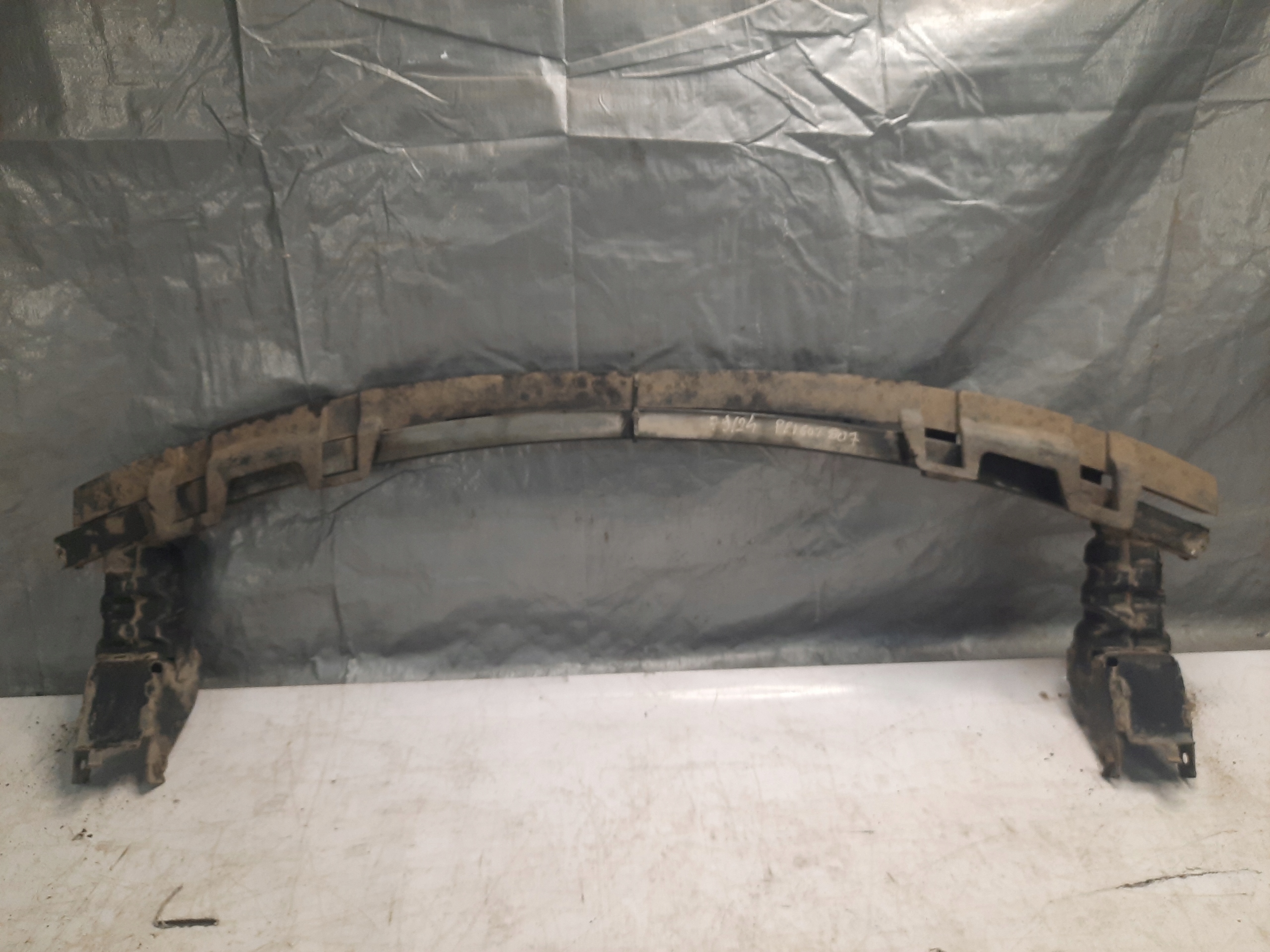 výztuha pod nárazník Citroen C8 Peugeot 807 2.2HDI předek