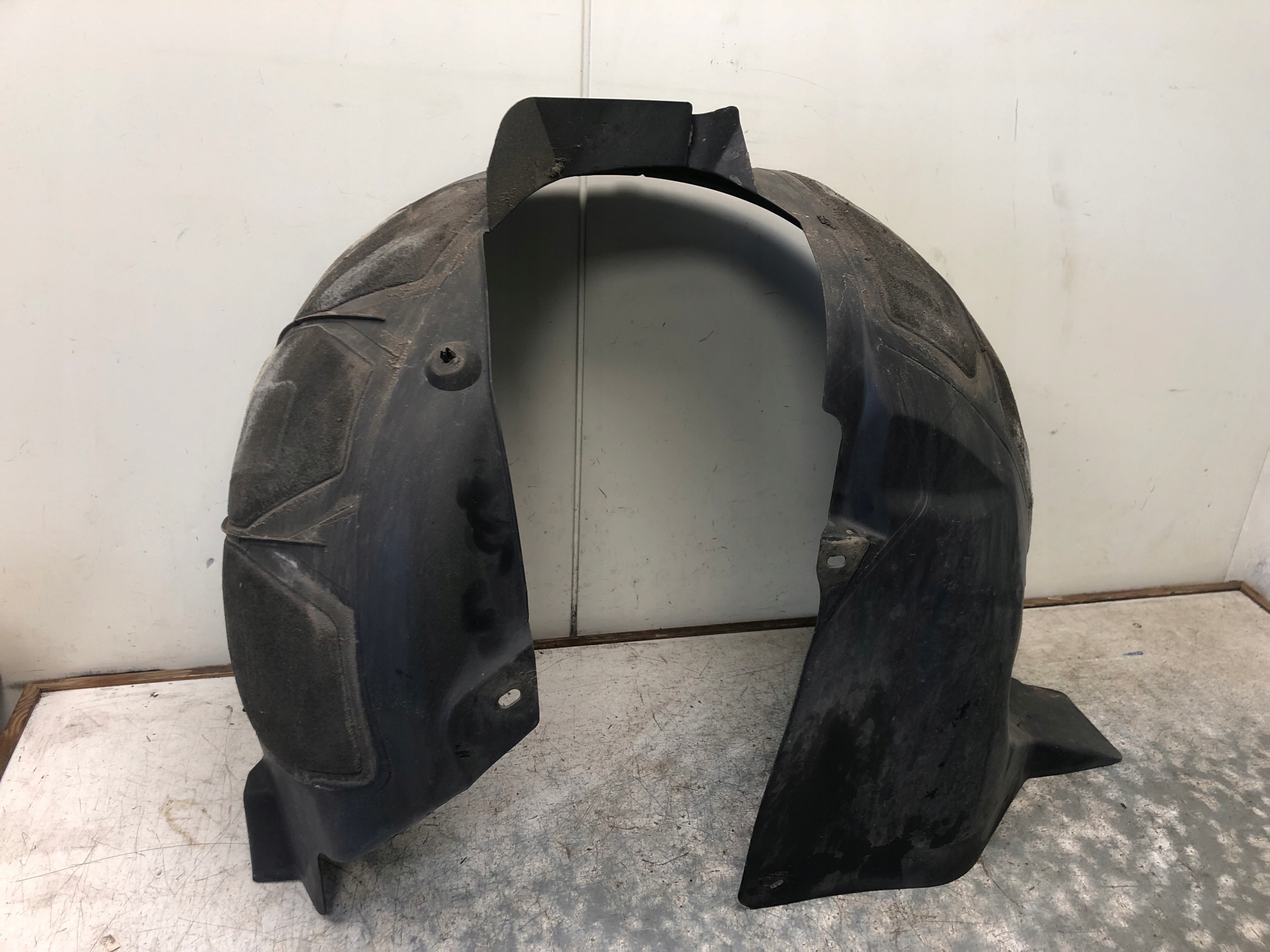 mudguard left front OPEL ZAFIRA C 13301575