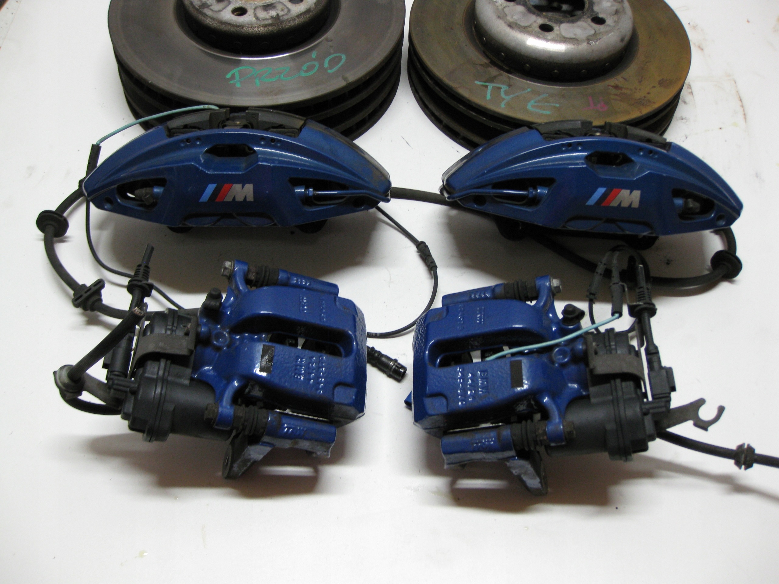 BMW 5 G30 3.0D 19R m-packet discs calipers brake plates caliper KOMPLET