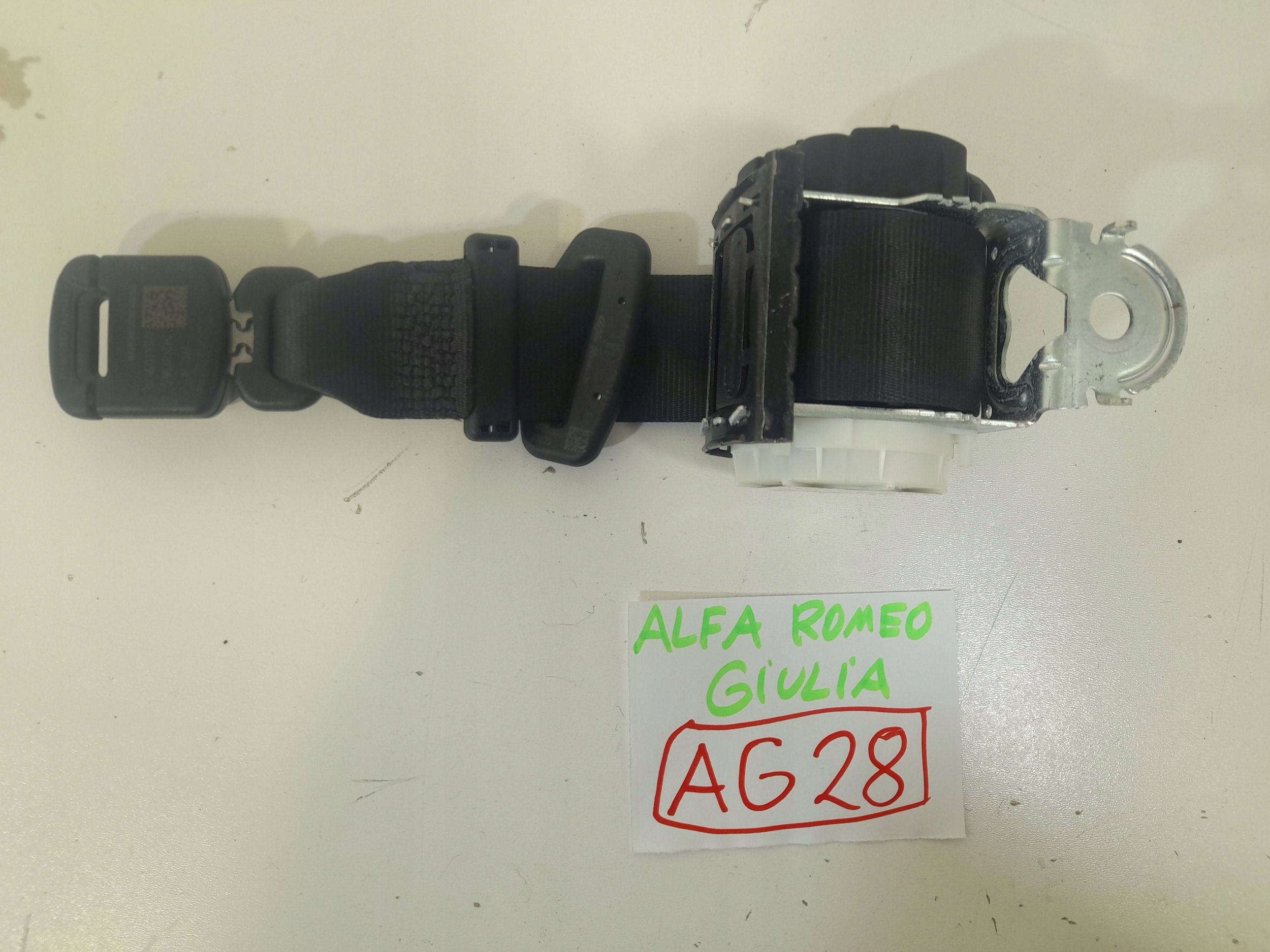 Alfa Romeo Giulia hinten mitte Gurten Sicherheits 01561129420 (AG28)