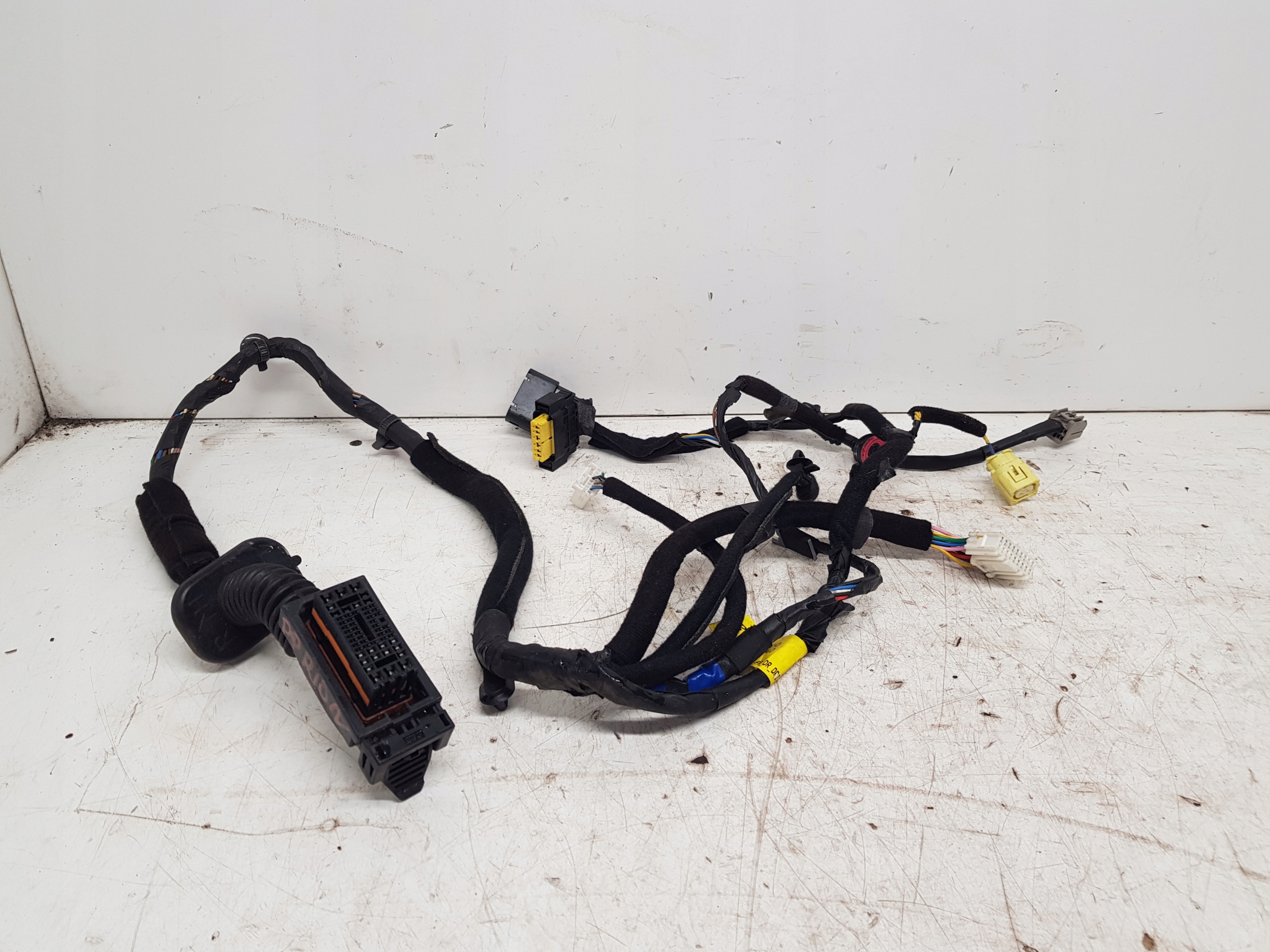 KIA RIO IV bundle wiring door right front 91600-H8140 2017