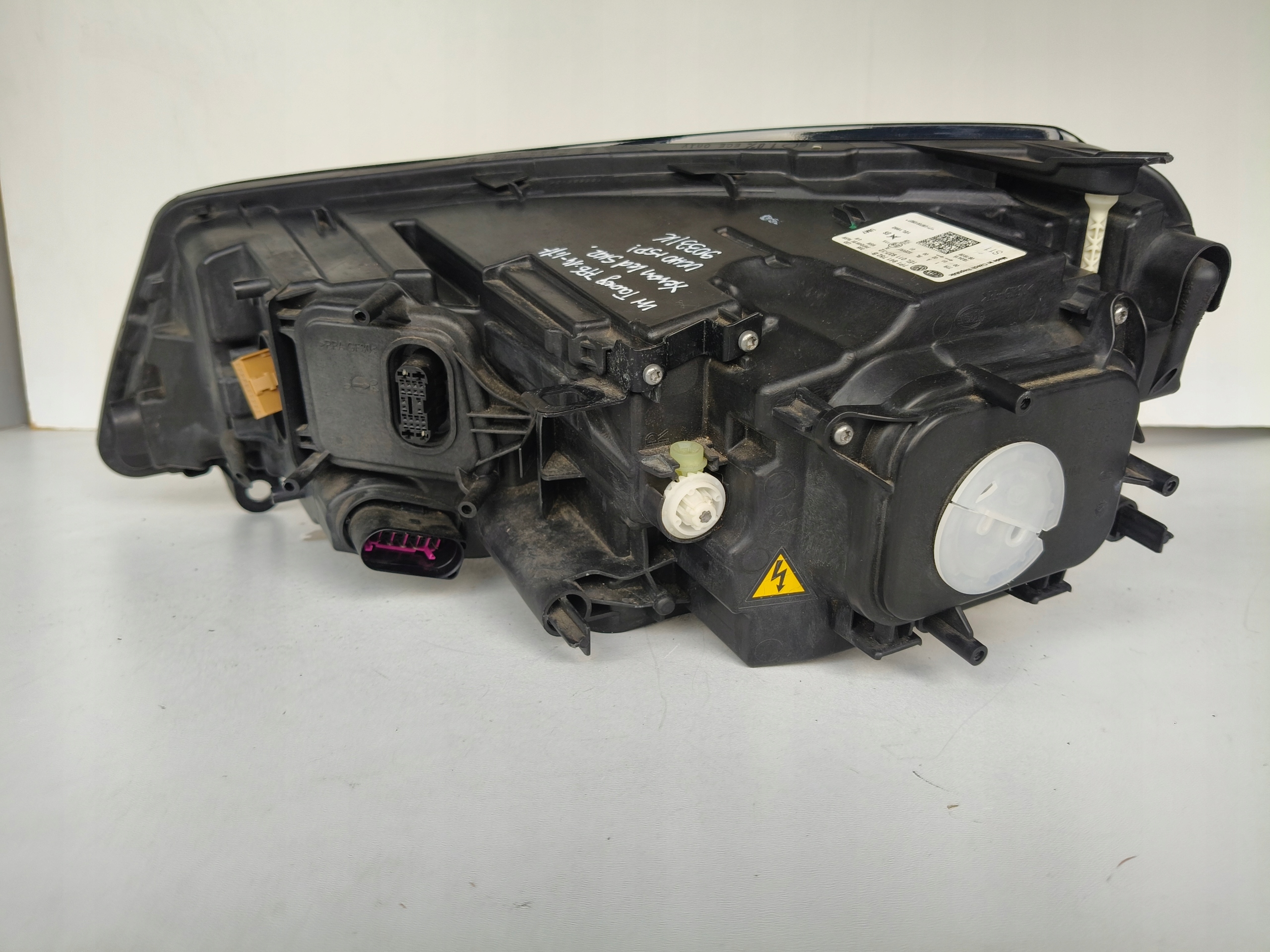 LAMPA PRAWA REFLEKTOR VW TOUAREG 7P6 14- LIFT XENON LED SKRĘTNY Jakość części (zgodnie z GVO) O - oryginał z logo producenta pojazdu (OE)