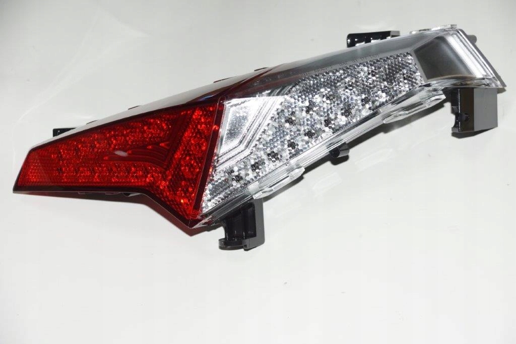 LAMPA KLOSZ TYLNA PRAWA KYMCO MXU 550 700