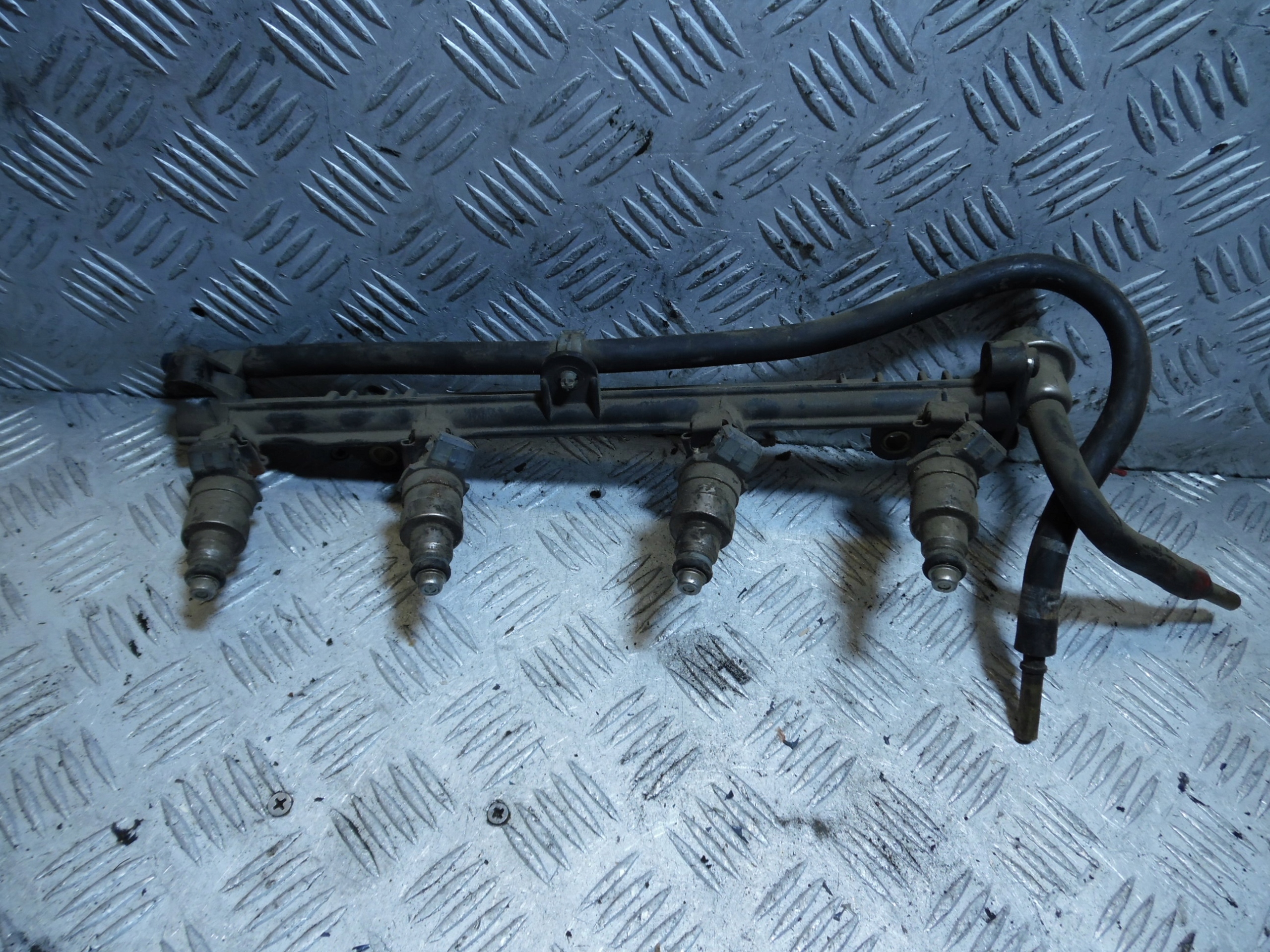 топливная рейка FORD KA 95BF-9D280-CD