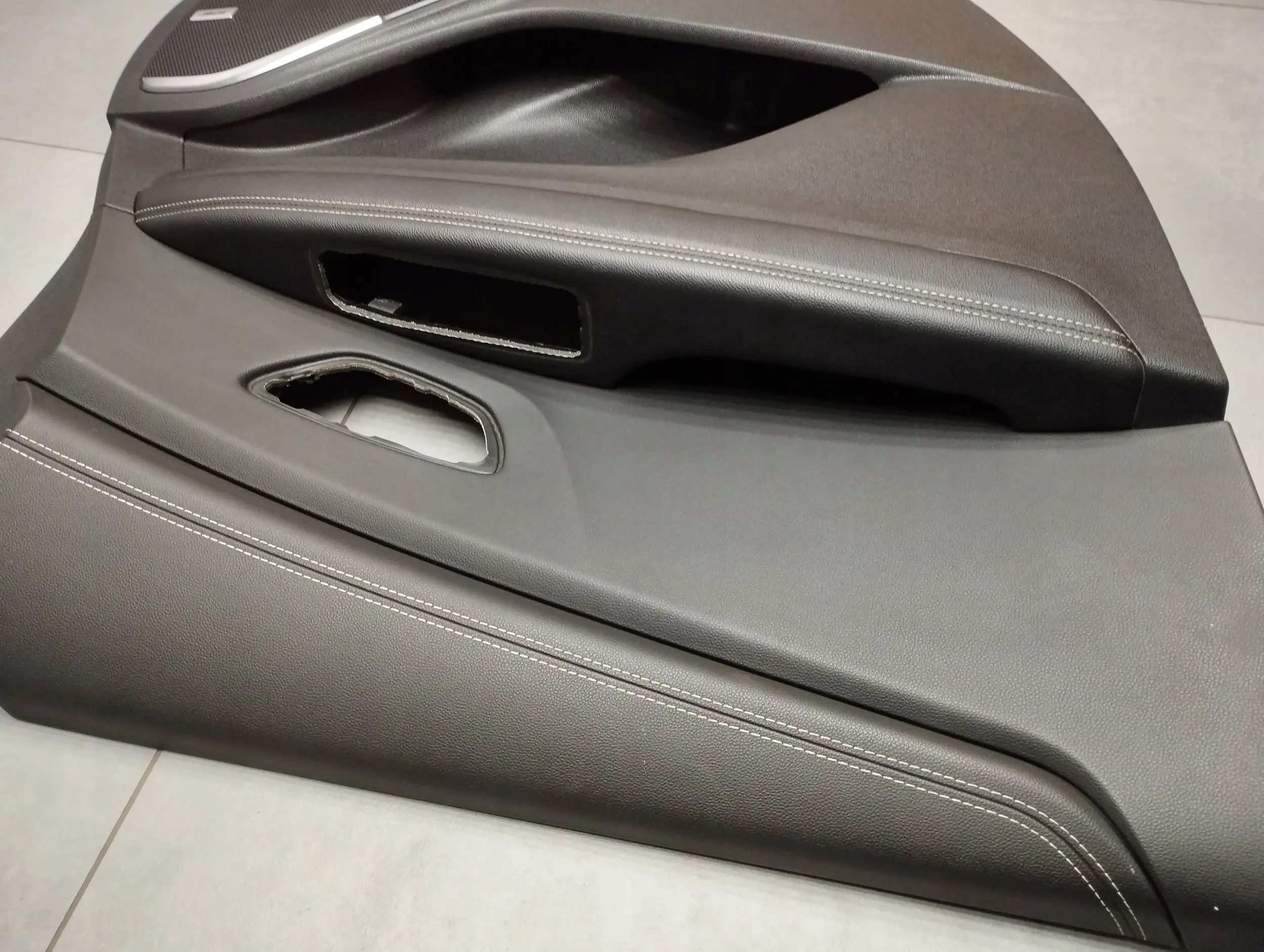 Renault Grand scenic IV side door left front 809012470R BOSE