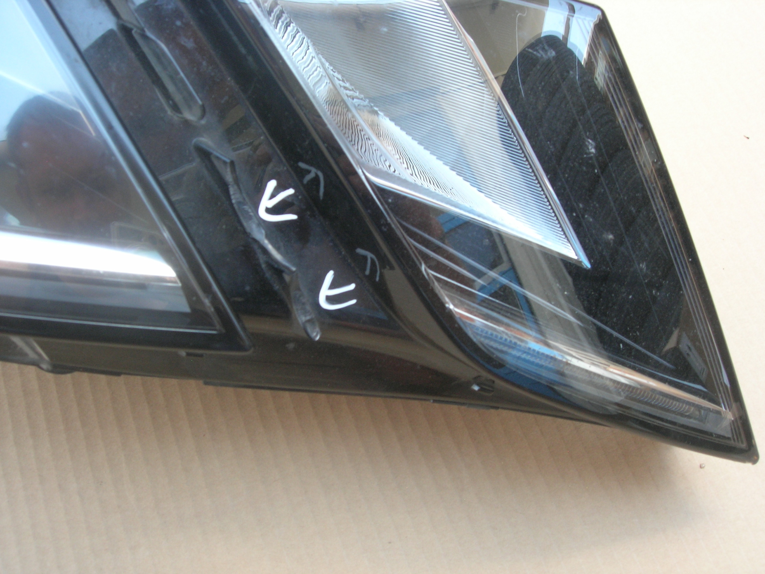 REFLEKTOR R OCTAVIA III FL FULL LED 5E1941016D Strona zabudowy prawa