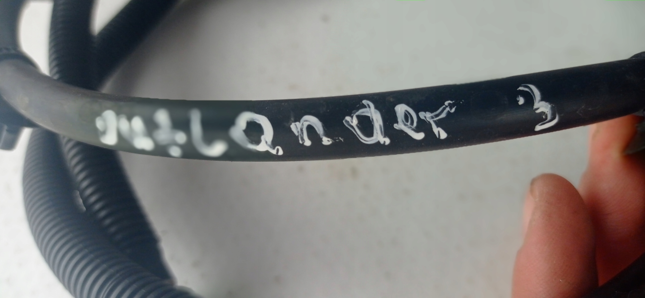 ШЛАНГИ ОМЫВАТЕЛЯ MITSUBISHI OUTLANDER