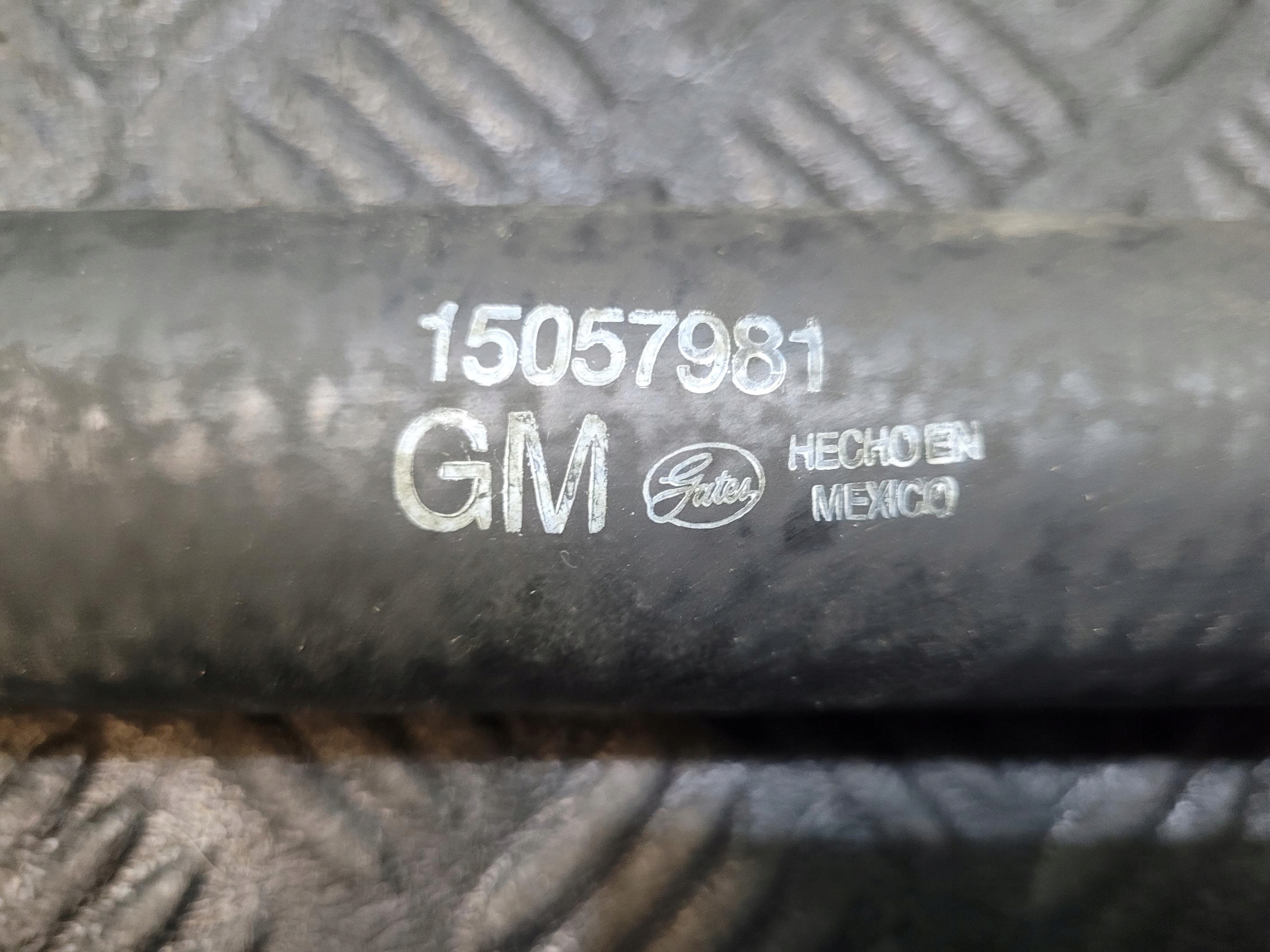 cijev prijenos vode 15057981 HUMMER H2 6.0 V8