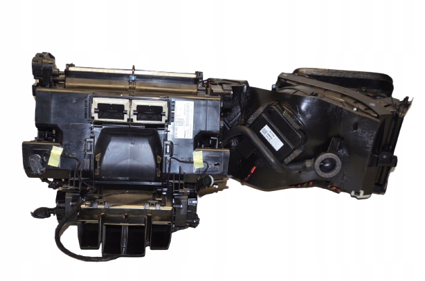 Audi A7 4K8 радиатор отопителя 4K1816005F mahle
