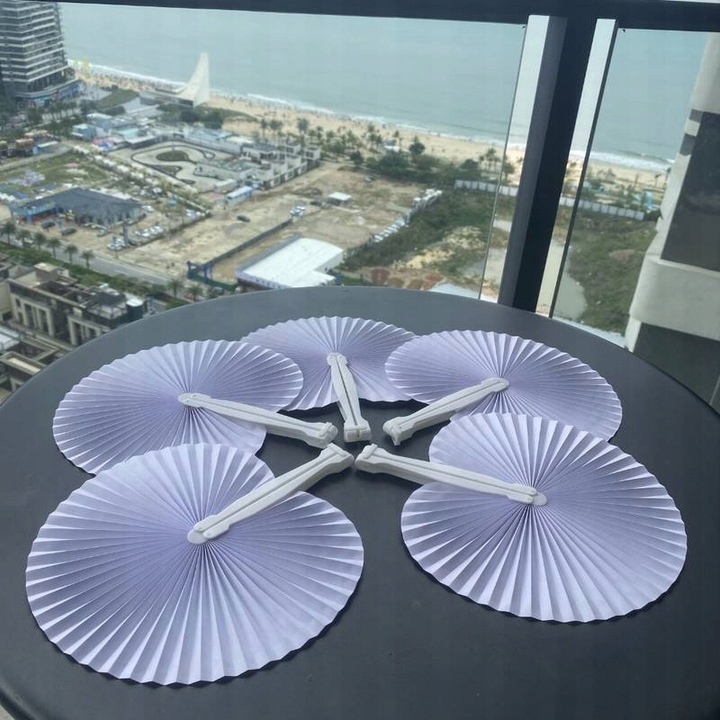 Wachlarz skladany okragly bialy ozdobny elegancki na slub wesele Model Wachlarz skladany okragly bialy ozdobny