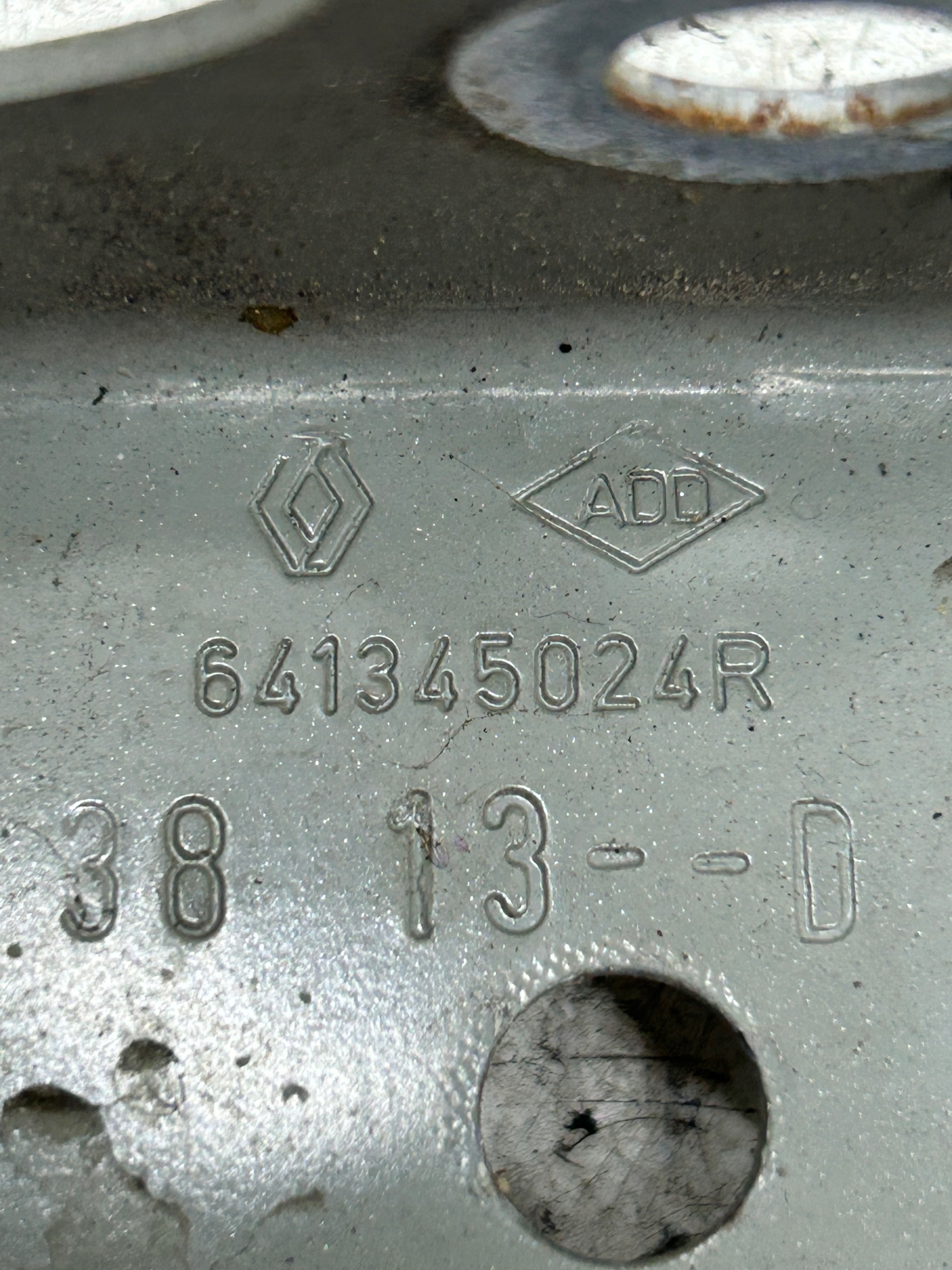 Console Support plaque Aile Droit 641345024R RENAULT CLIO IV