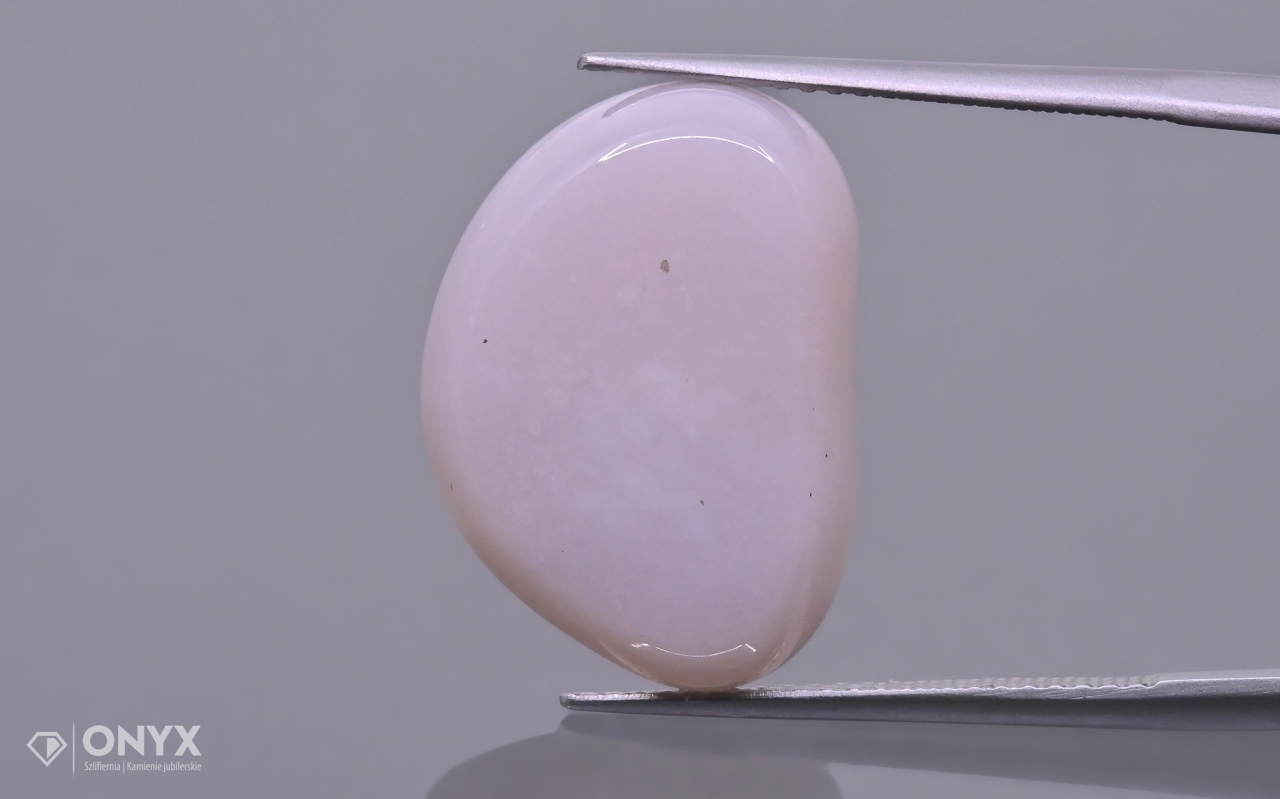 Chalcedon růžová konvexní nepravidelná destička 19,5x14 mm