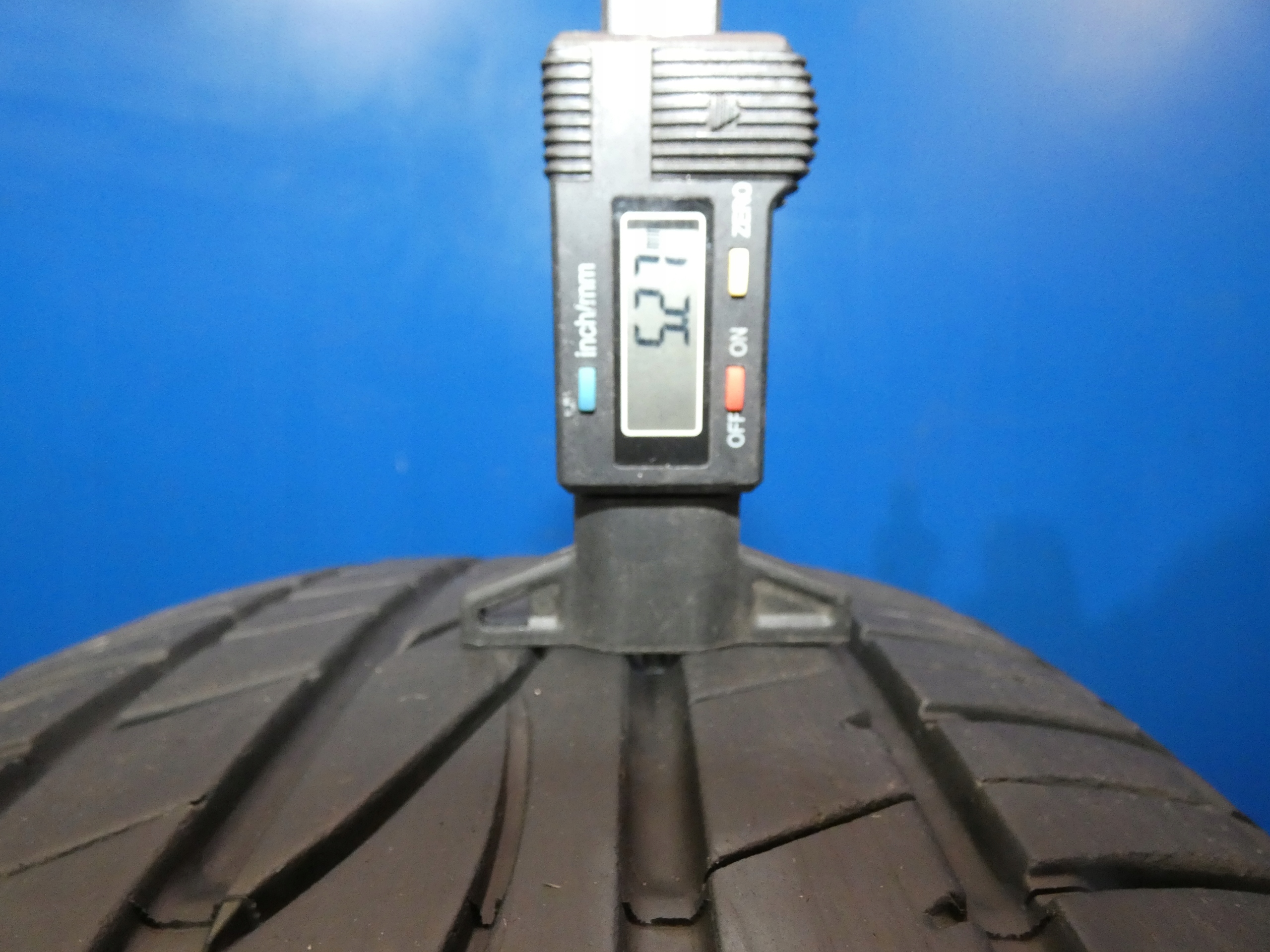 Caoutchouc SUMITOMO BC100 235/60 R18 2021