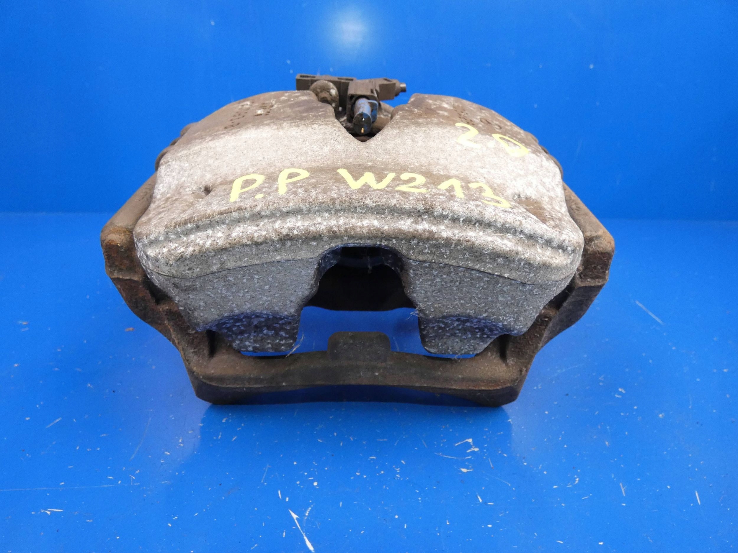 MERCEDES E KLASA W213 caliper HAMUCLOWY right front front