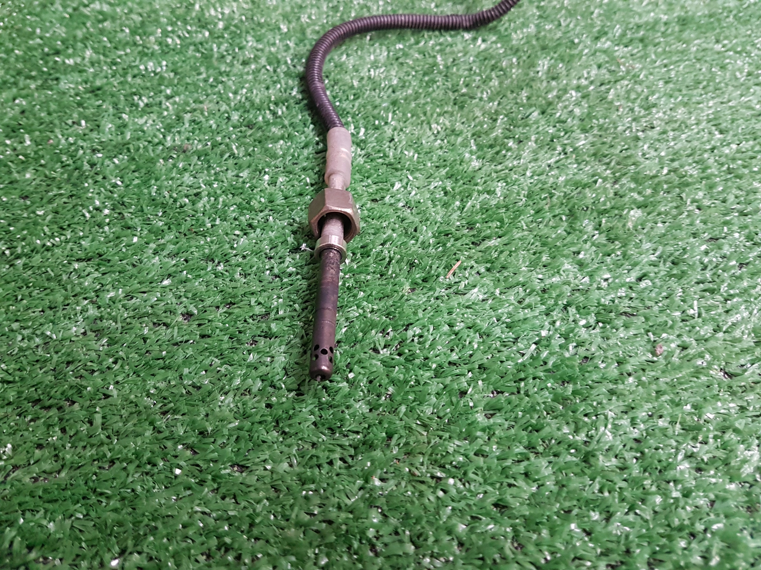 Sensor TEMPERATURY Gase MERCEDES-BENZ C KLASA W205 A0009058904