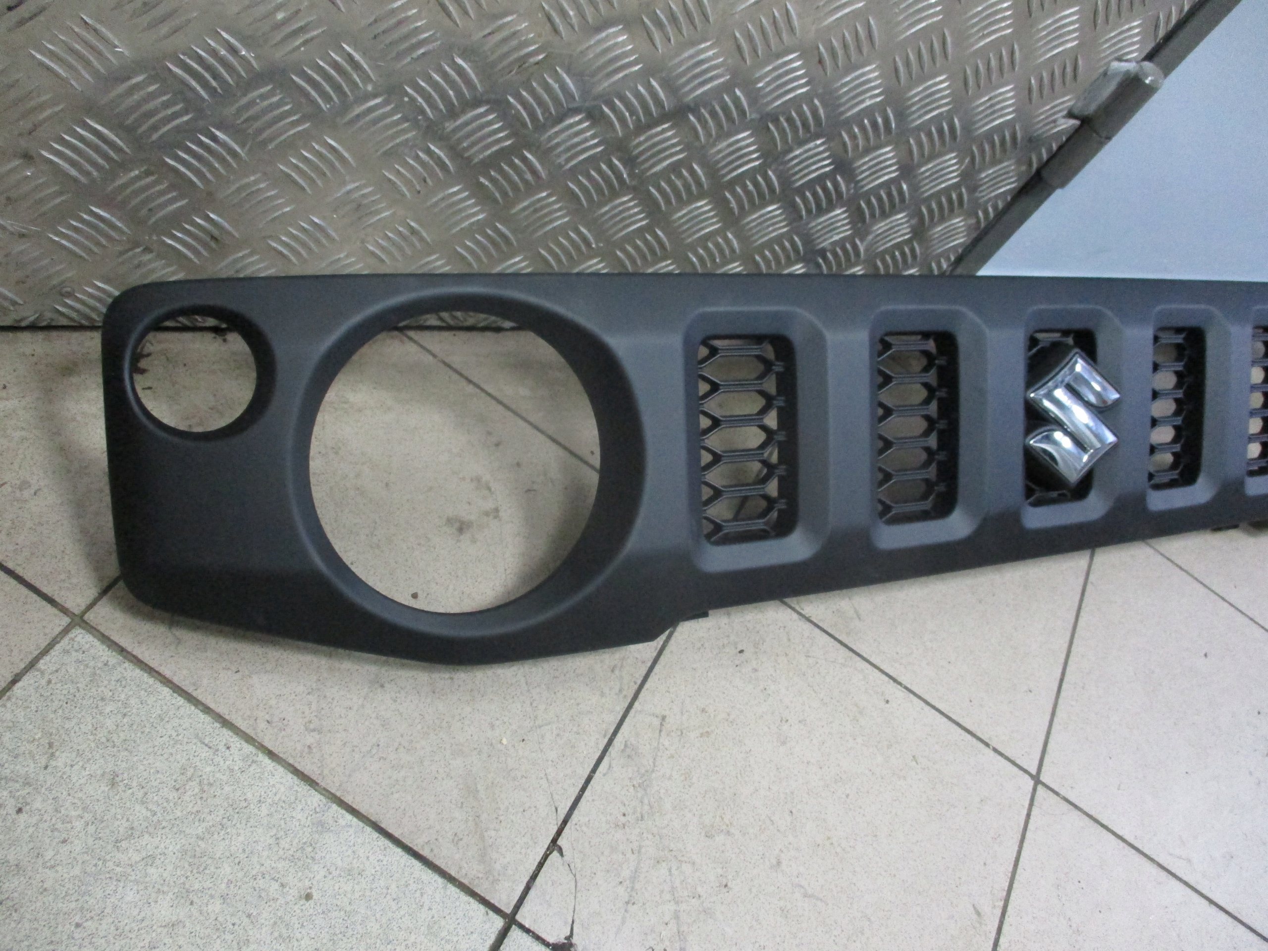 maska Suzuki Jimny 18- 72111-78R0