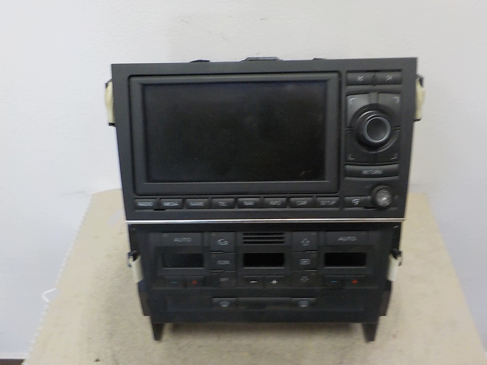 SEAT EXEO RADIO Navigation Korb PANEL 2 DIN 3R0035192