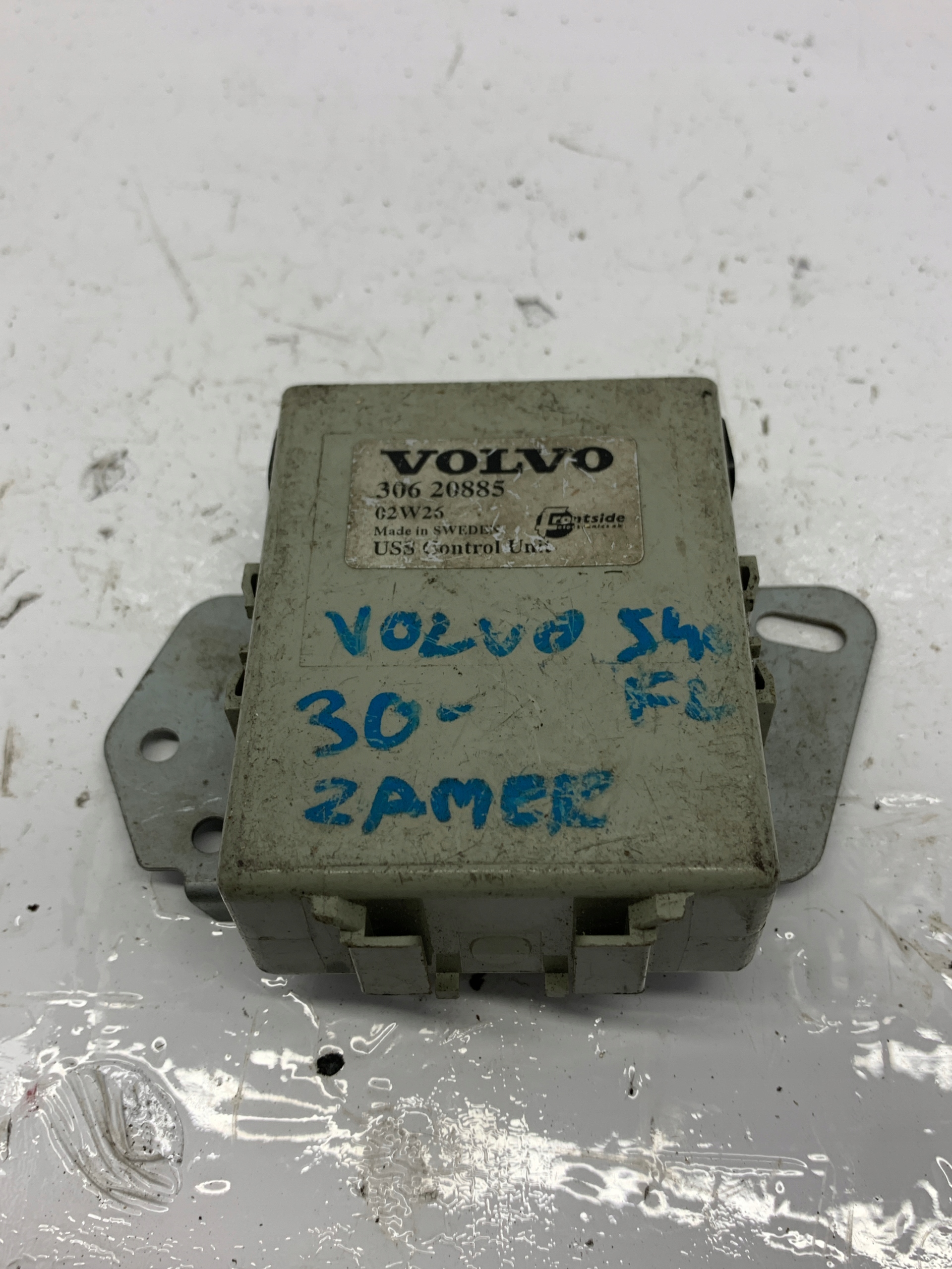 module control unit of a lock central 30620885 VOLVO