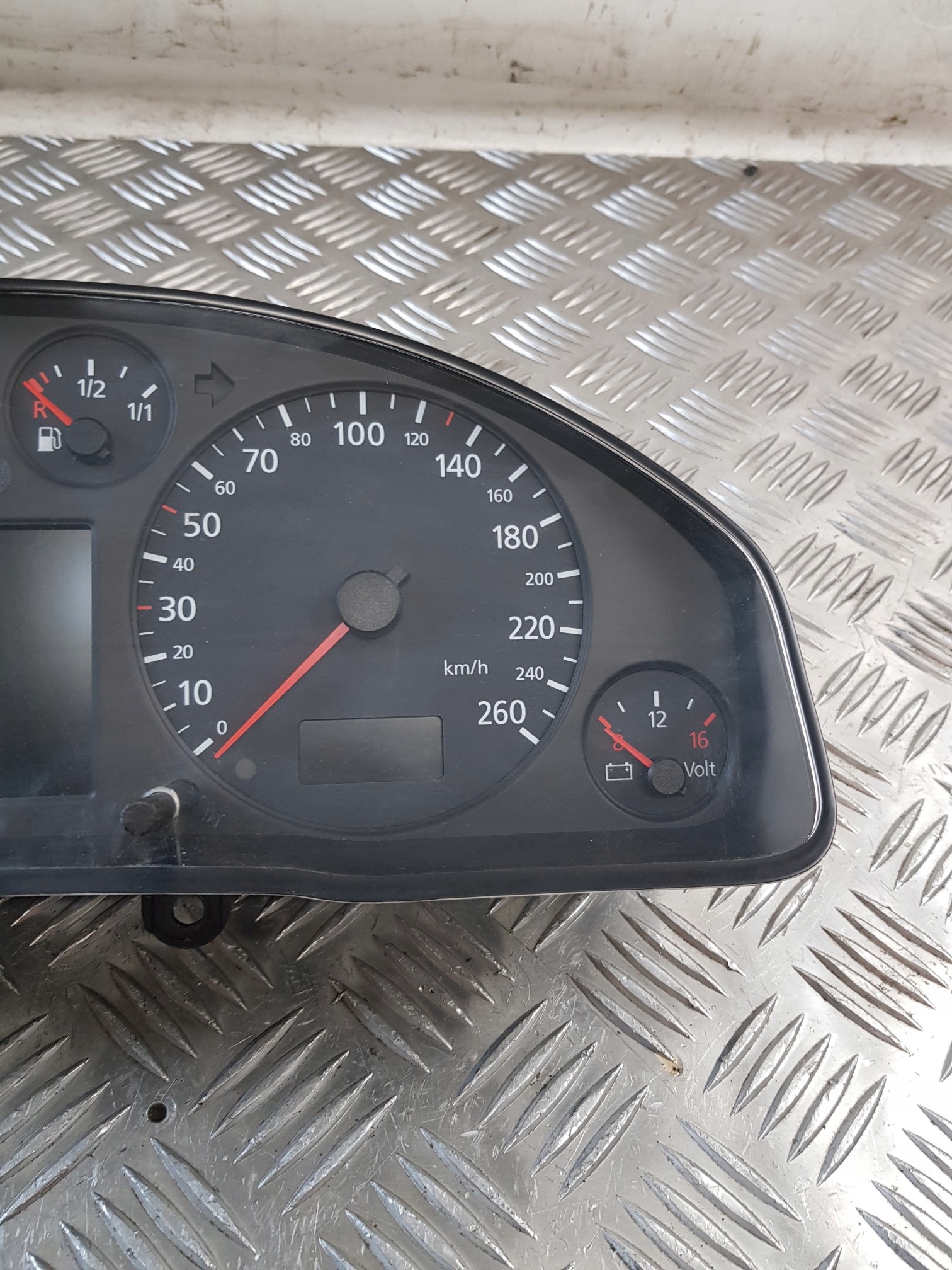 dials 8D0919880N AUDI A4 B5 1.6B EUROPA