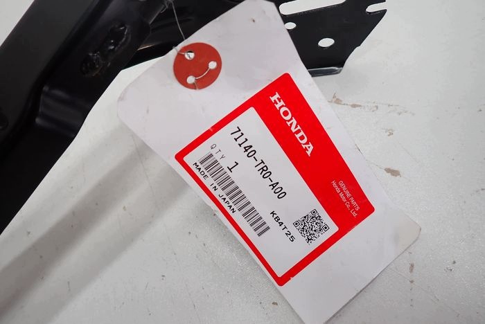 HONDA CR-V CRV 15-18 bumper bracket right front 71140-TR0-A00 metallic
