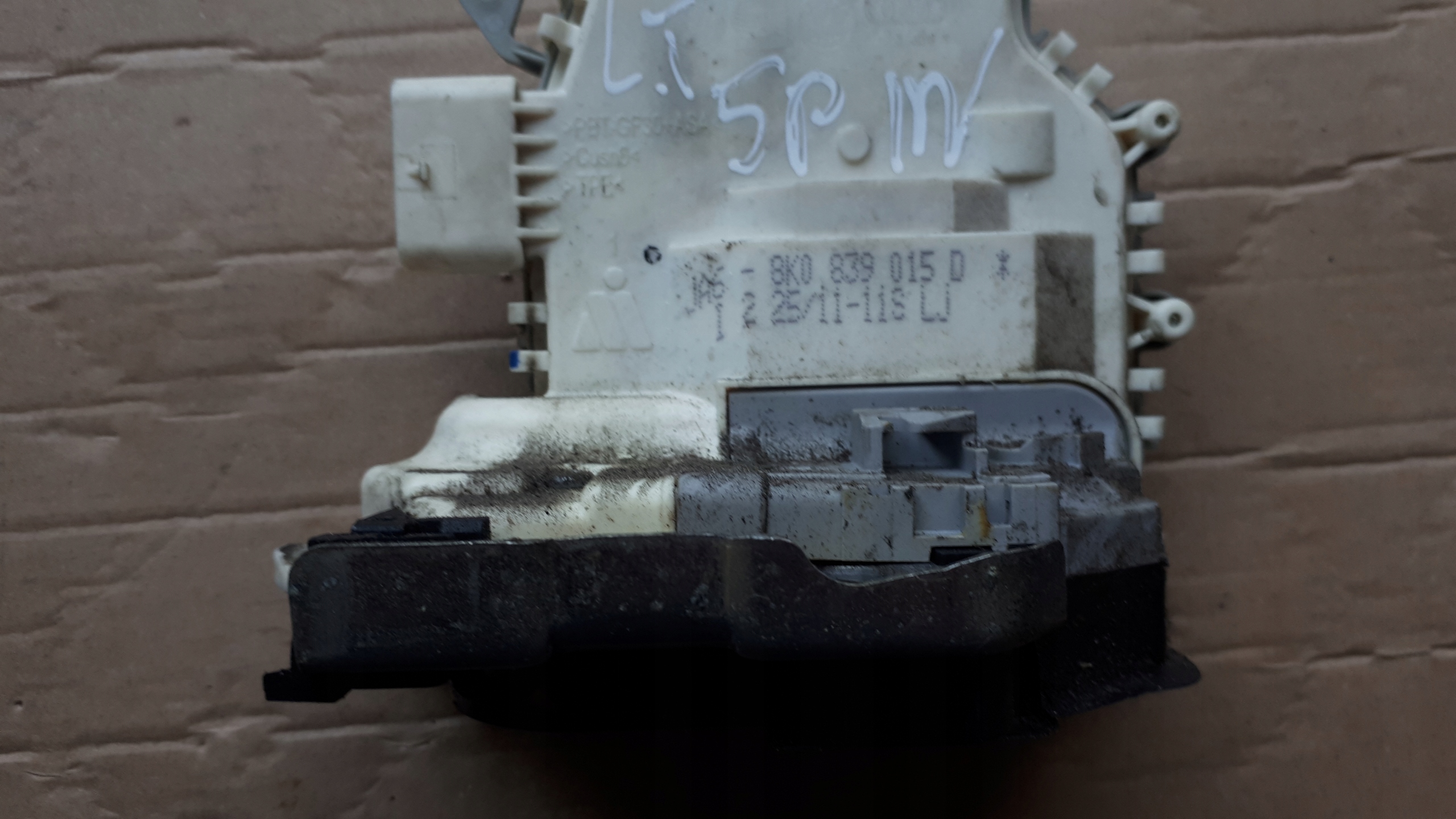 S4 B8 LIFT A4 lock door left rear part 5 PIN S5