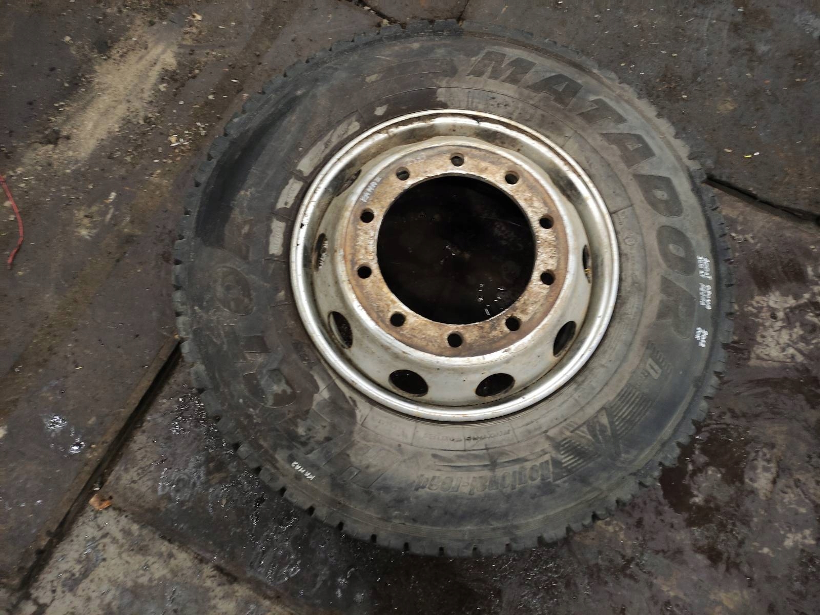 ШИНА + ОБІД MATADOR 11R22. 5 2012R ОБІД 22. 5X9