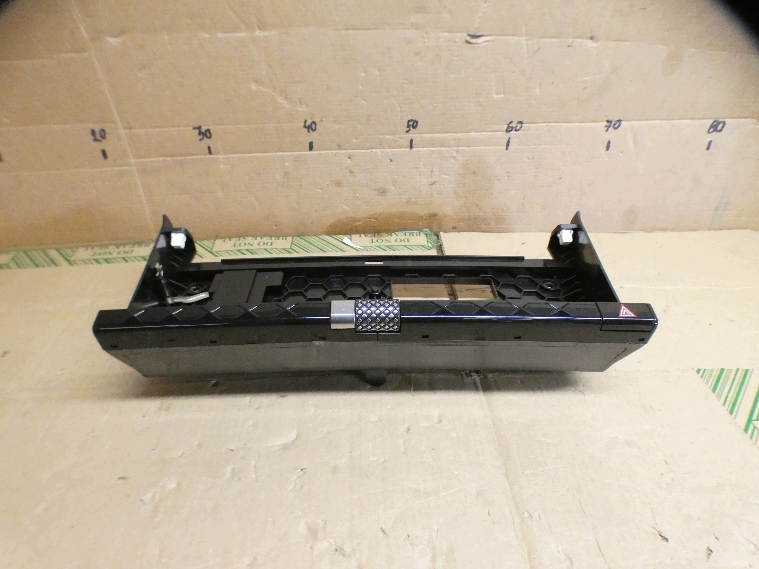 CITROEN DS7 obal WYSWIETLACZA 9857145877