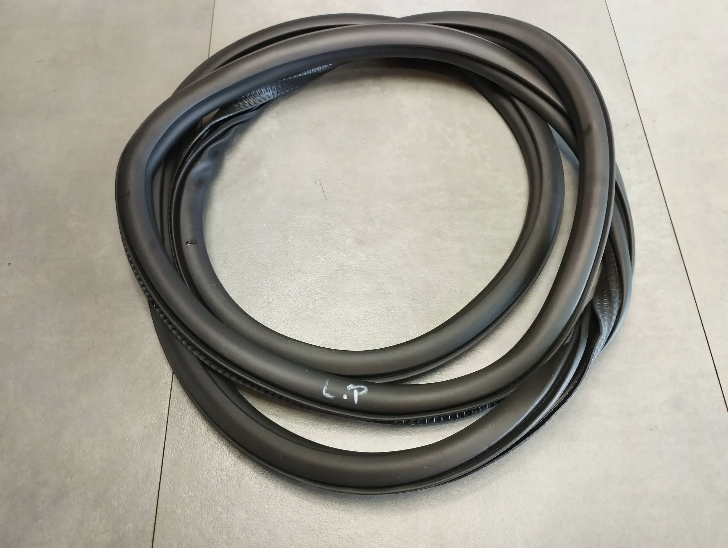 Audi S3 A3 8Y SPORTBACK gasket door left front 8Y0831721B