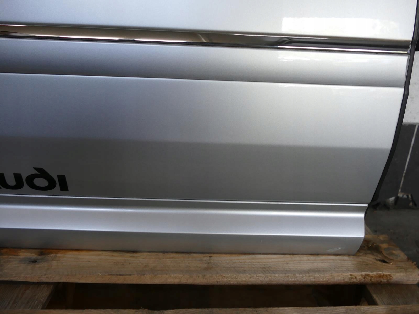 AUDI A8 D3 und LIFT Tür rechts heck hinten LY7W