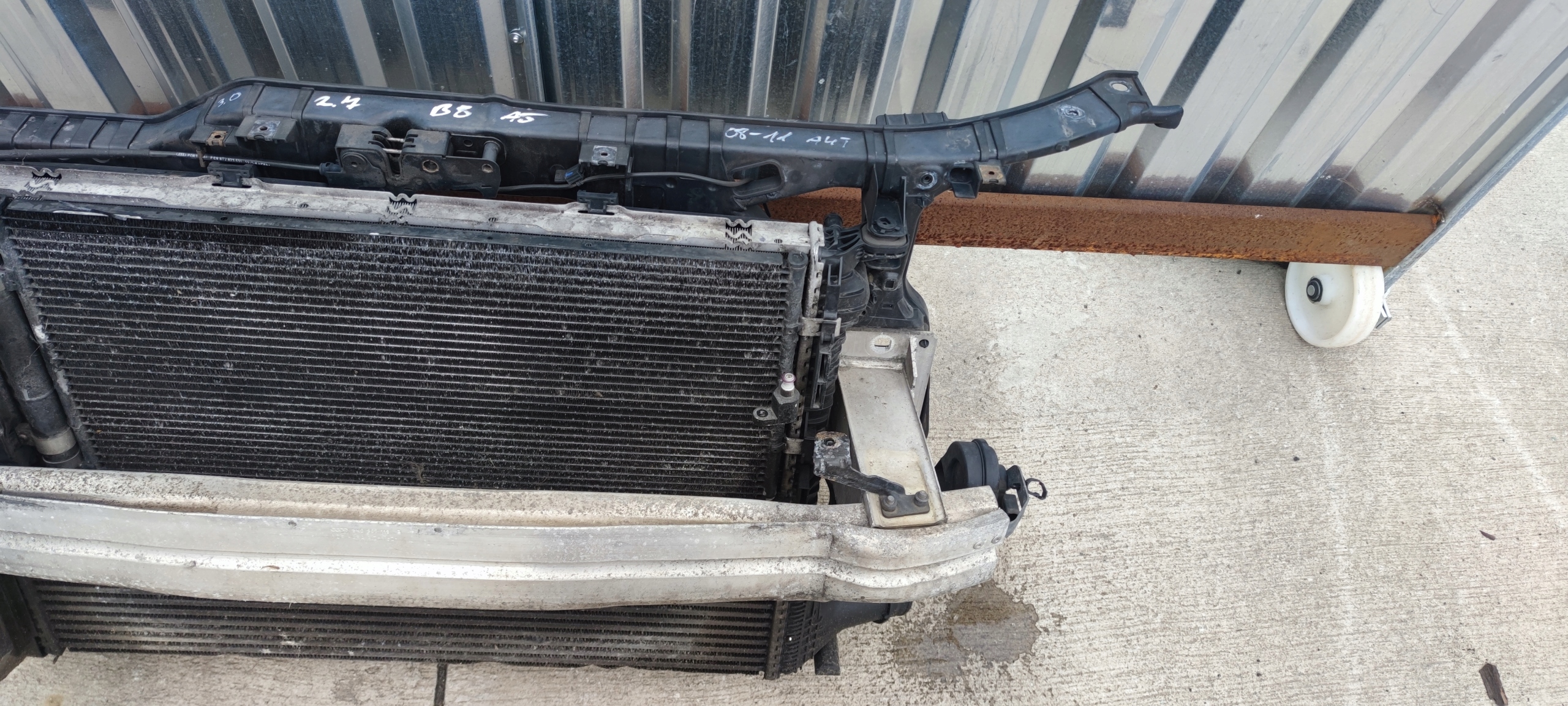 support panel for radiators KPL AUDI A4 B8 2.7 3.0 TDI 2 fans AUTOMAT 2008-2011