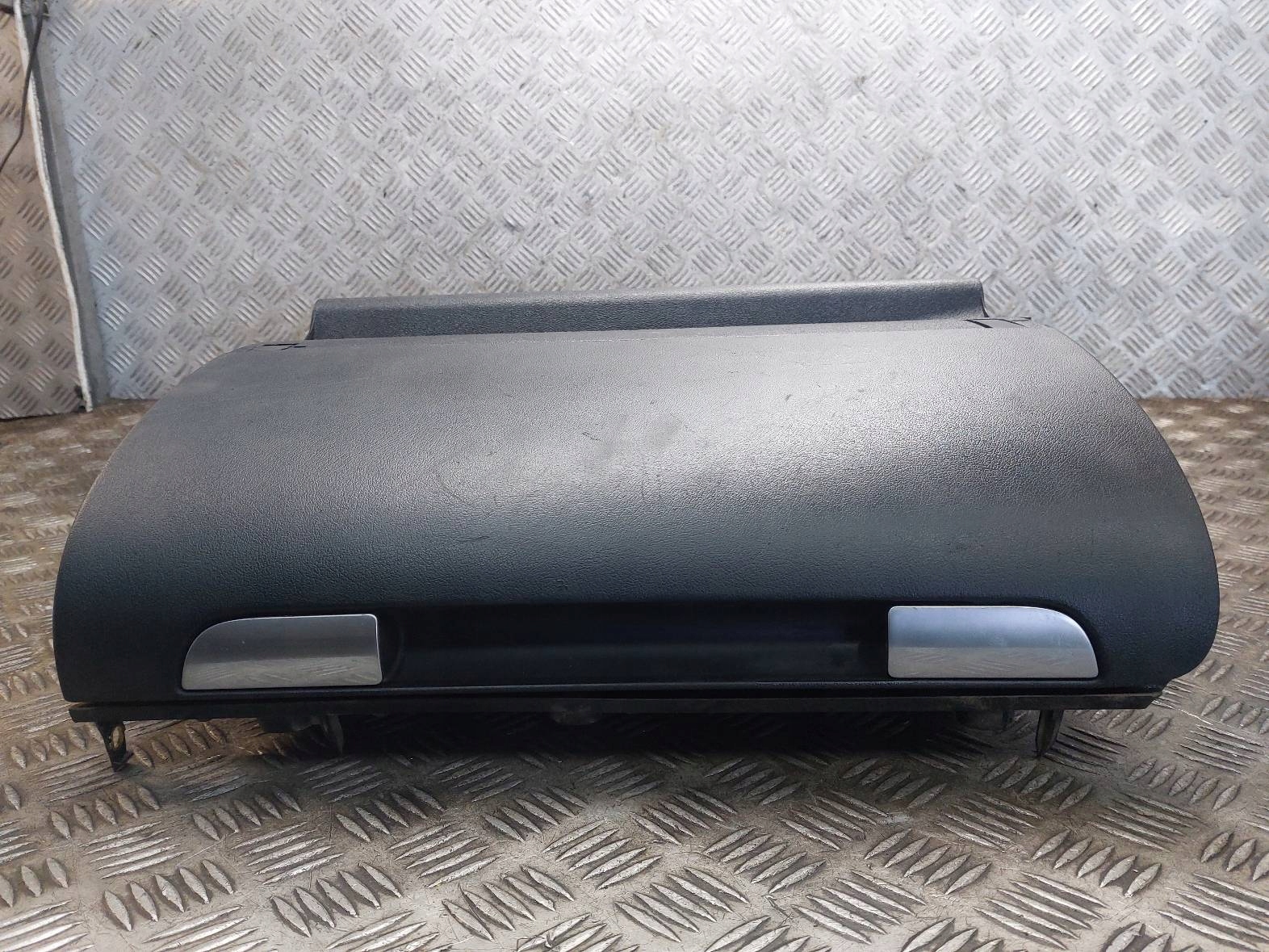 pretinac suvozača suvozača AUDI A3 8P 8P1857035C