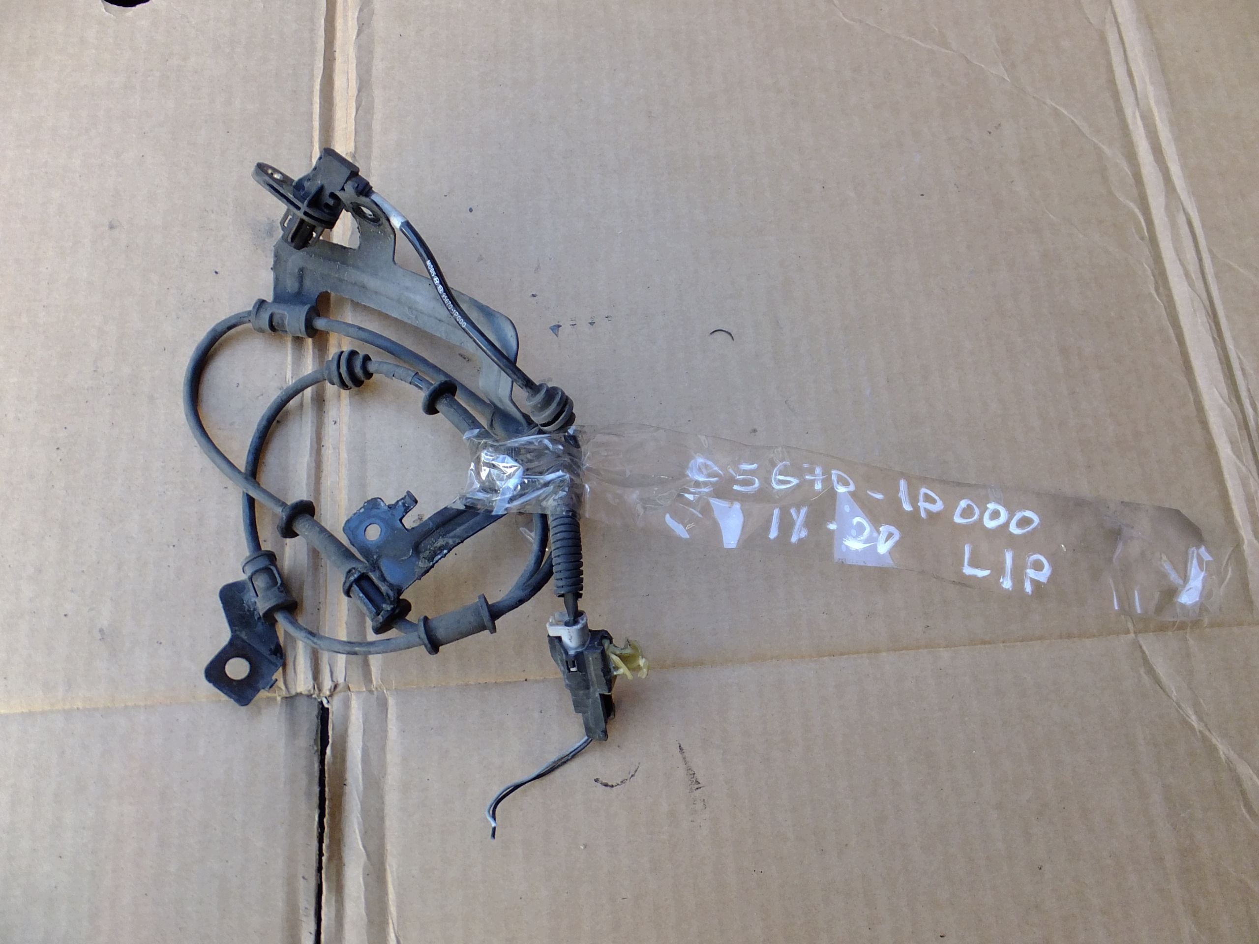 sensor abs left front hyundai ix20 2014r 95670-1P000