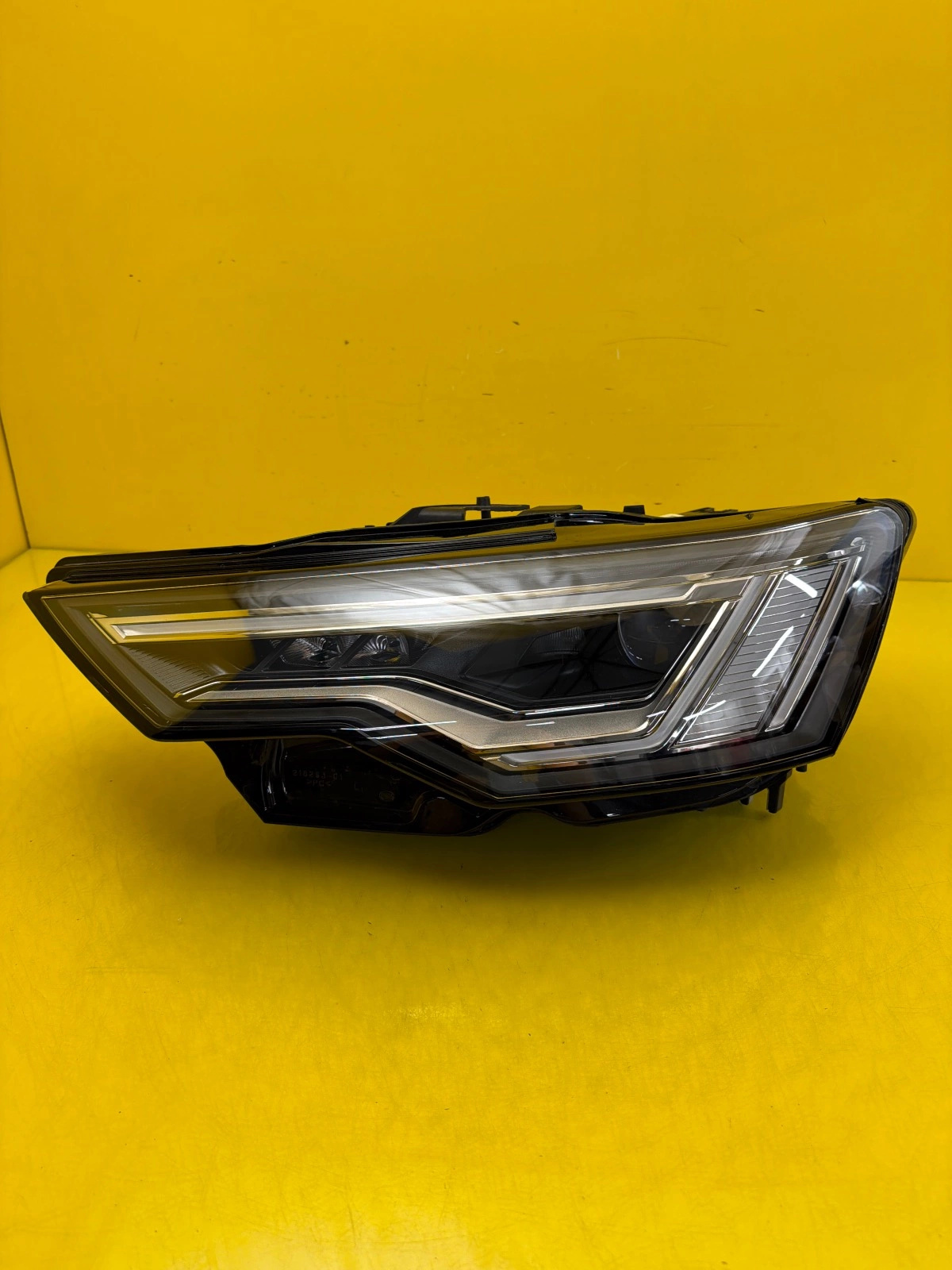 light left Audi A6 C8 4K Full Led 4K0941039