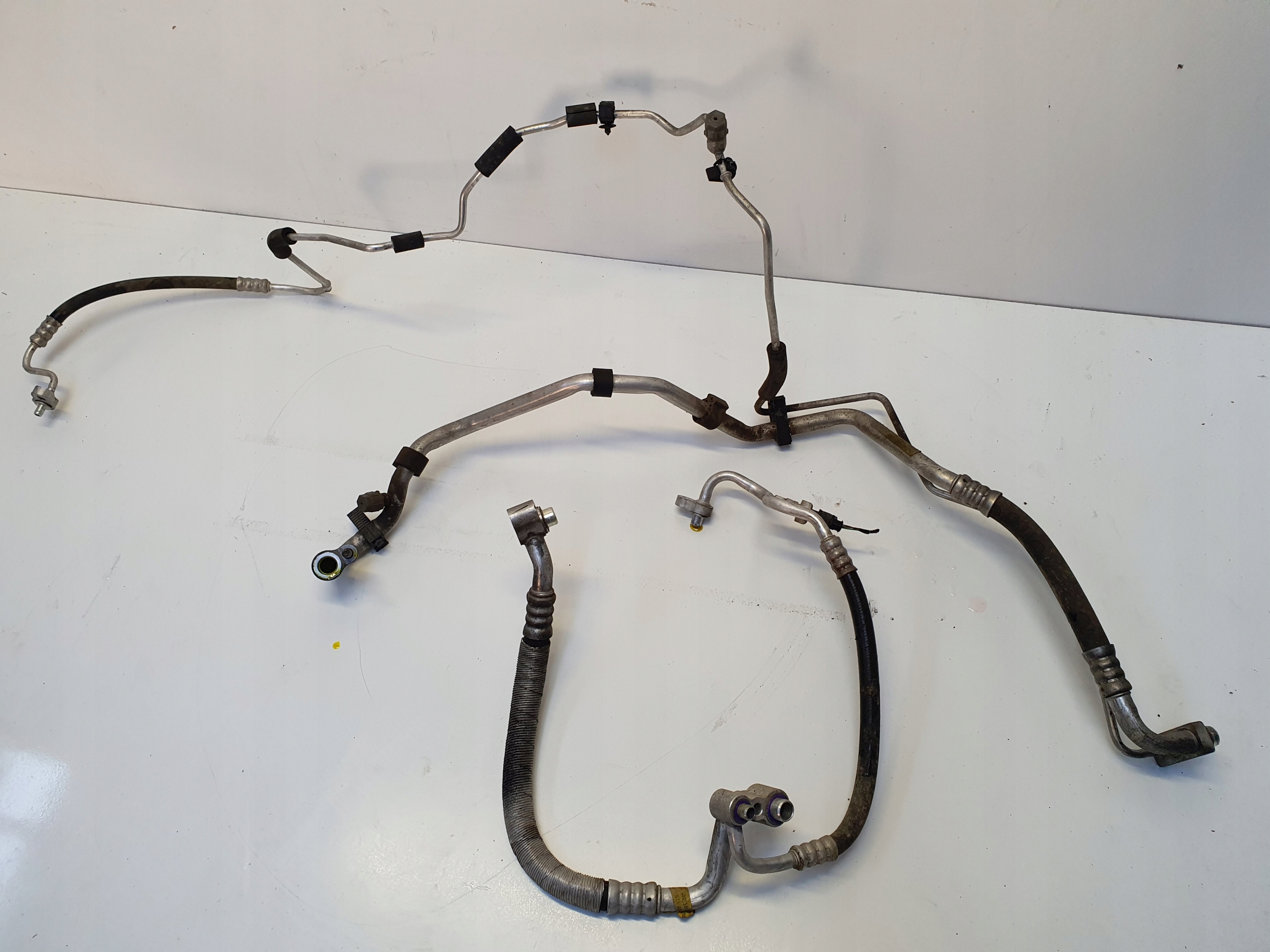 39169633 - OPEL ASTRA K ТРУБИ КОНДИЦІОНЕРА 1.6 CDTI